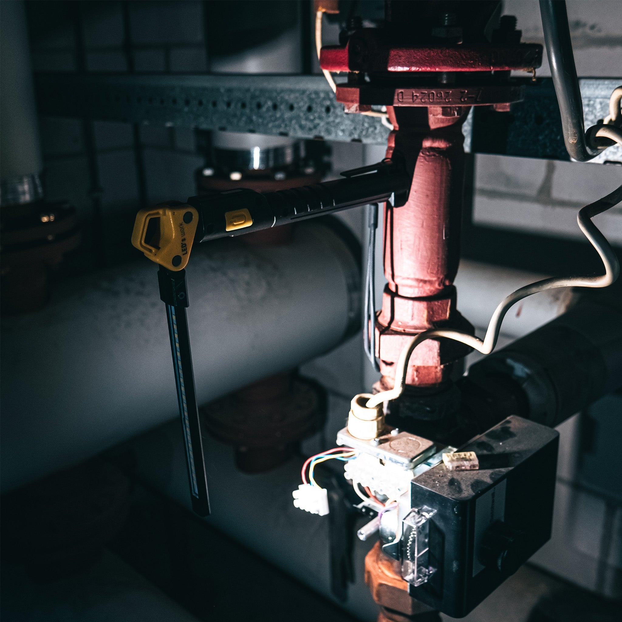 LED's Work Oplaadbare Looplamp 500 - Inspectielamp - Inklapbaar & Draadloos - Met magneet en haak Bouwlampen Led.nl