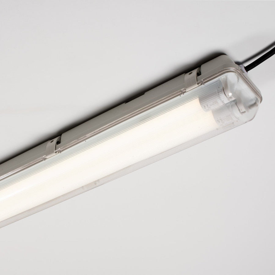 4er-Pack – LED-Leuchtstoffröhre mit Sensor – inkl. Doppelröhre (2 x 14 W), 120 cm, 4000 K, Bewegungs- und Nachtsensor – wasserdicht – 150 lm/W - LED.de