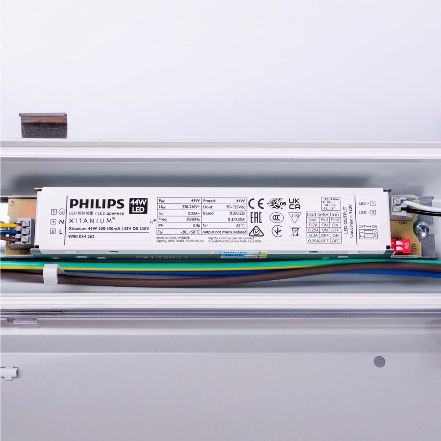 4 PACK -LED's Light Pro Philips TL armatuur met strip 120 cm - Koppelbaar - Power switch - Energielabel B - 5400 lm - 185lm/w - 30W - 4000K TL verlichting LED.nl