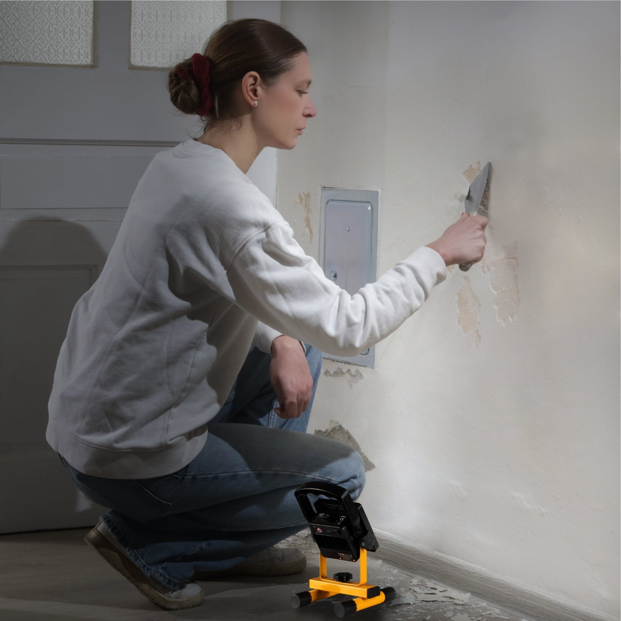 LED's Work draadloze LED Bouwlamp op accu 700 - Oplaadbaar en kantelbaar - Zwart geel - LED.nl