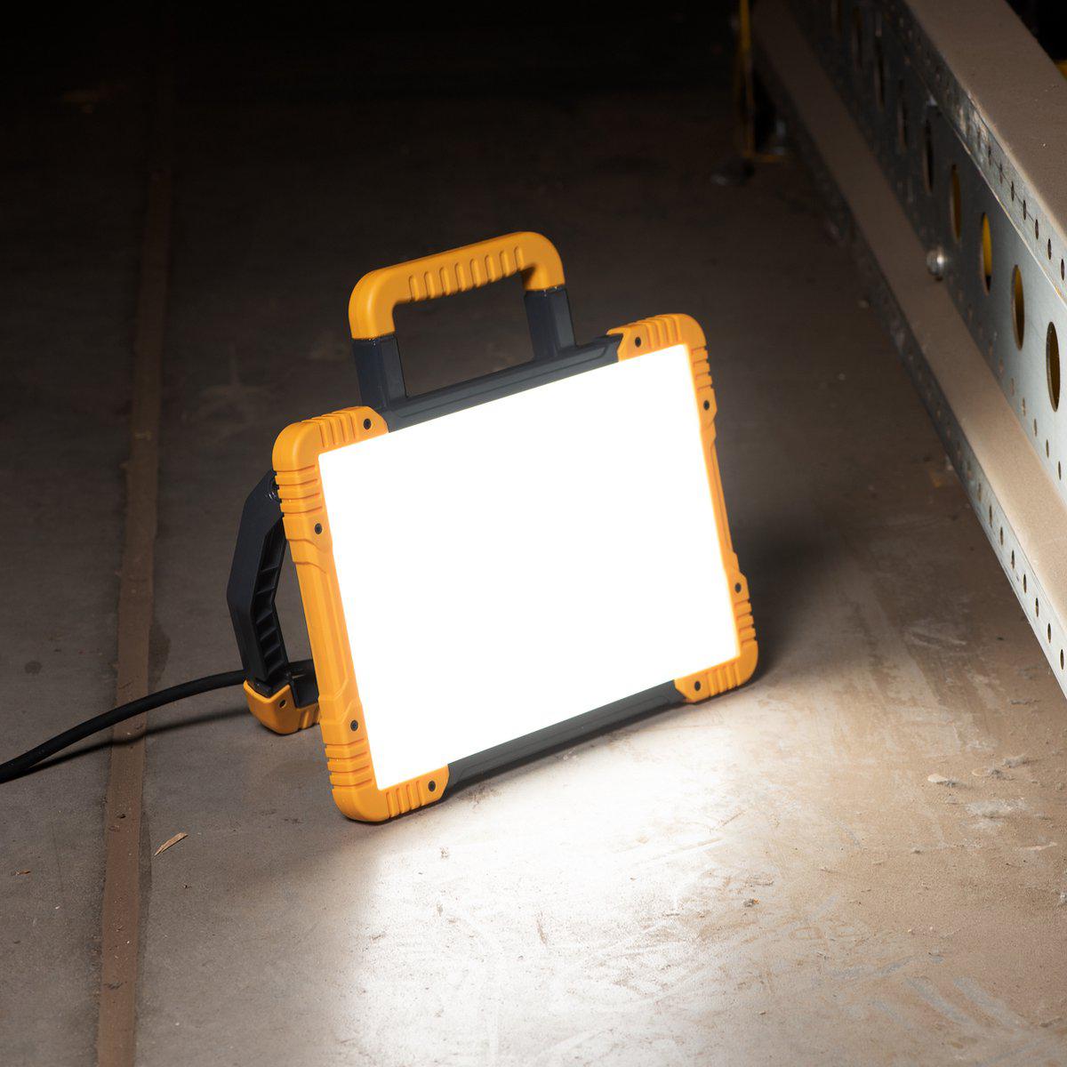 ColorPro LED bouwlamp 60W – Realistische kleurweergave CRI97 – 6000 lumen – IP54 – 5 meter snoer - LED.nl