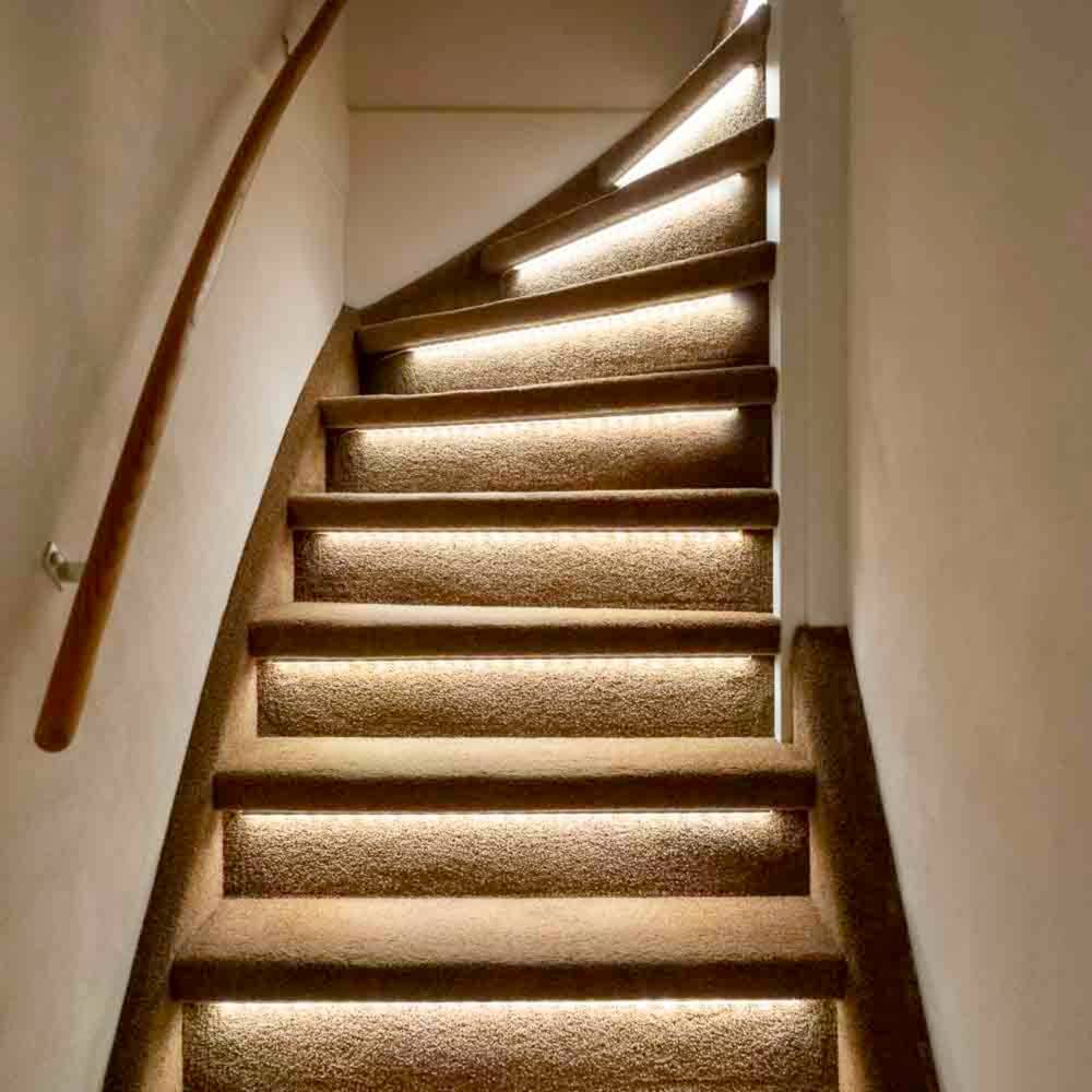 Complete LED Trapverlichting set - 15 treden x 80 cm - Lengte aanpasbaar - Warm wit licht - LED.nl