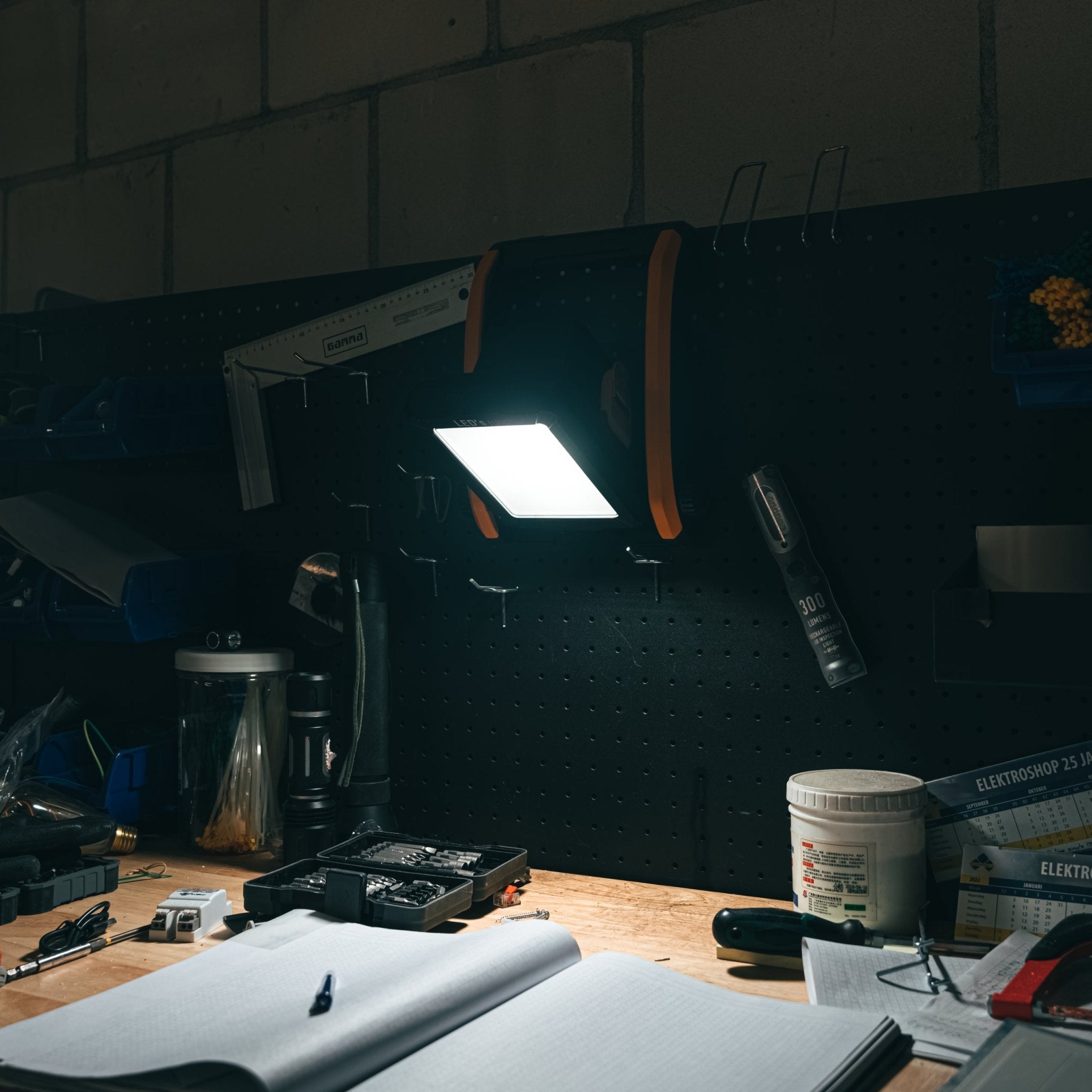 Draadloze LED bouwlamp – Werkt op accu van Makita, Bosch, Dewalt, Milwaukee, Metabo – IP54 - LED.nl