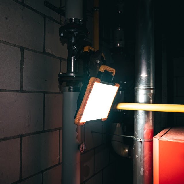 Draadloze LED bouwlamp – Werkt op accu’s van Bosch, Makita, DeWalt, Milwaukee en CAS (Metabo) – 5200 lumen – IP54 - LED.nl