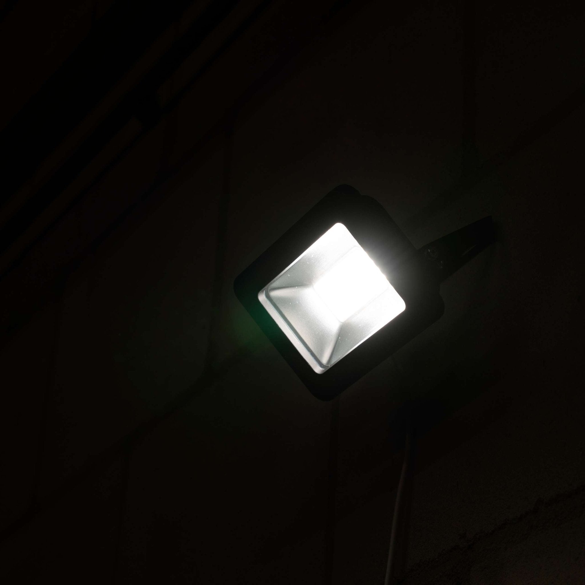 FastFix LED Schijnwerper 20W - IP65 - voor binnen en buiten - 2200 lm - Zwart - LED.nl