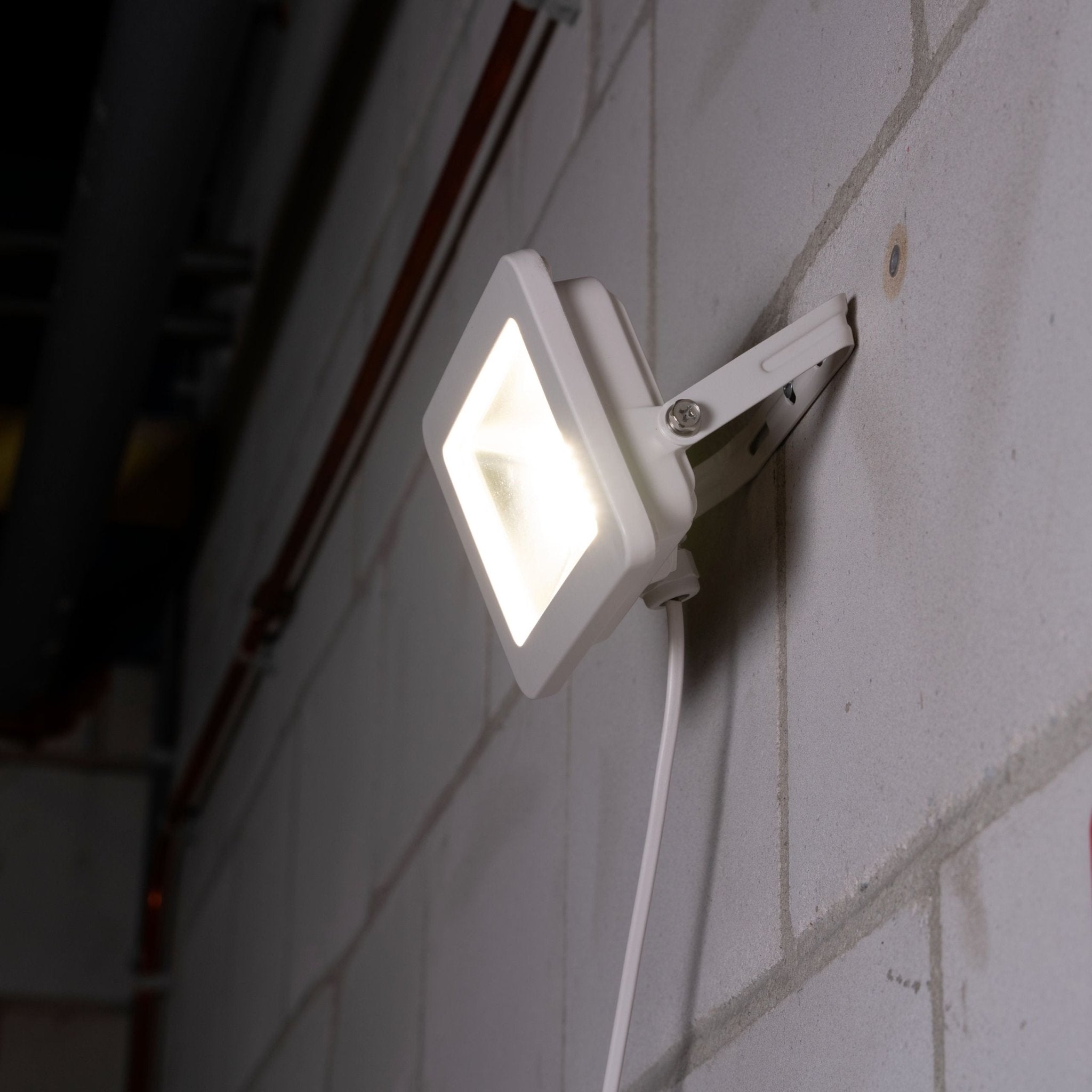 FastFix LED Schijnwerper 30W - IP44 - voor binnen en buiten - 3300 lm - Wit - LED.nl