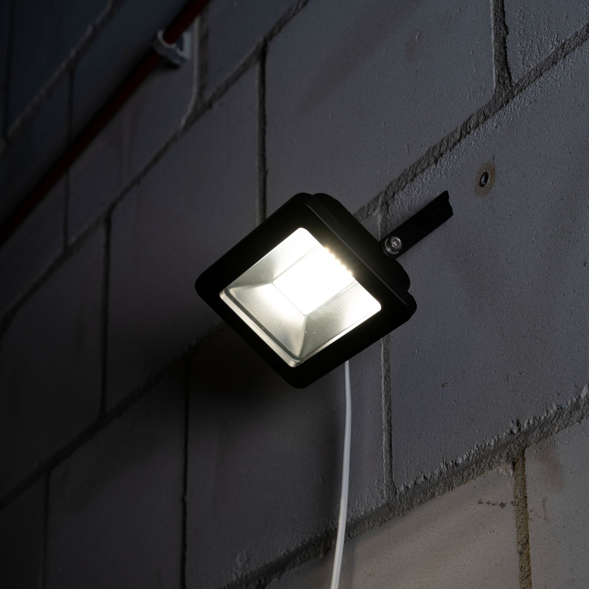 FastFix LED Schijnwerper 30W - IP65 - voor binnen en buiten - 3300 lm - Zwart - LED.nl