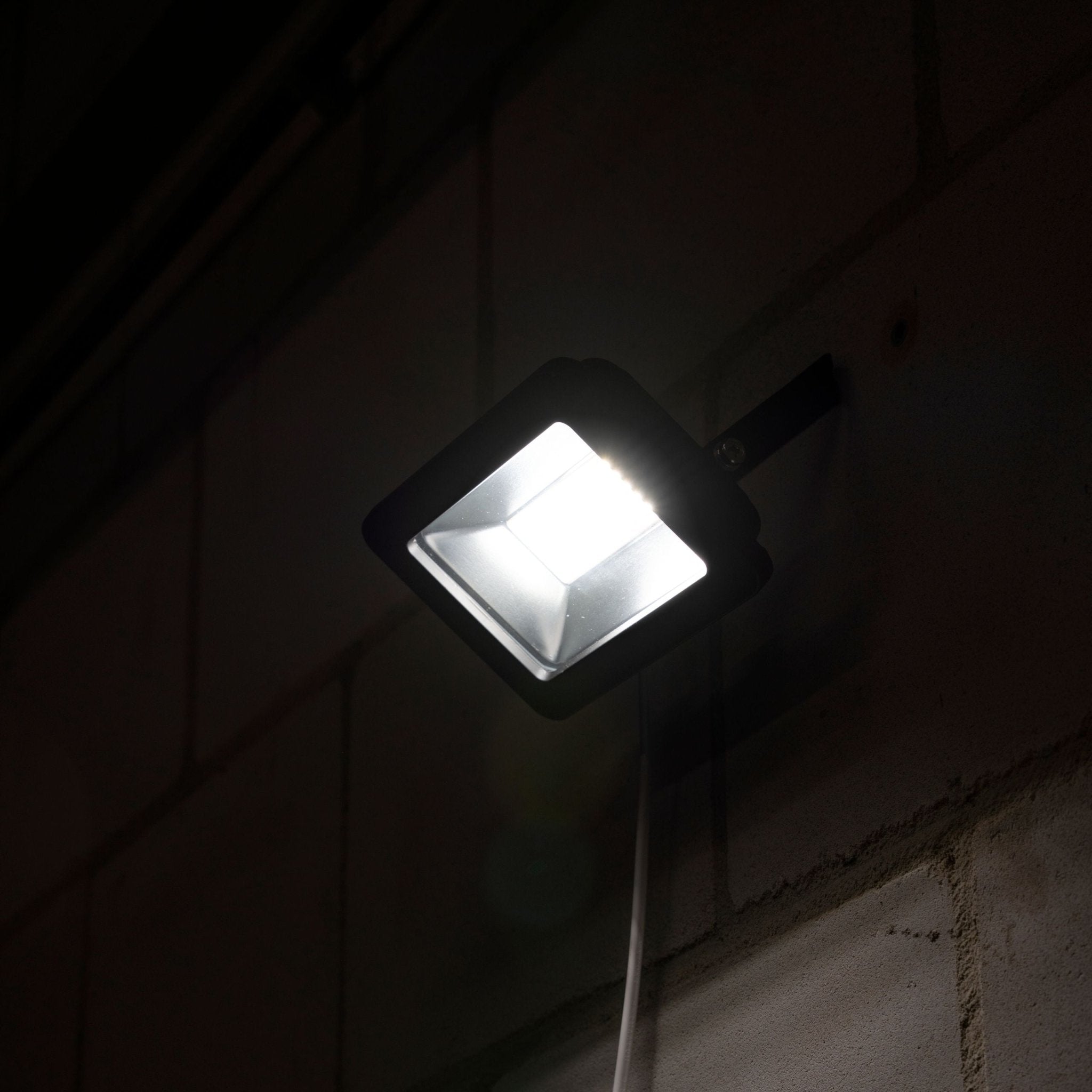 FastFix LED Schijnwerper 30W - IP65 - voor binnen en buiten - 3300 lm - Zwart - LED.nl