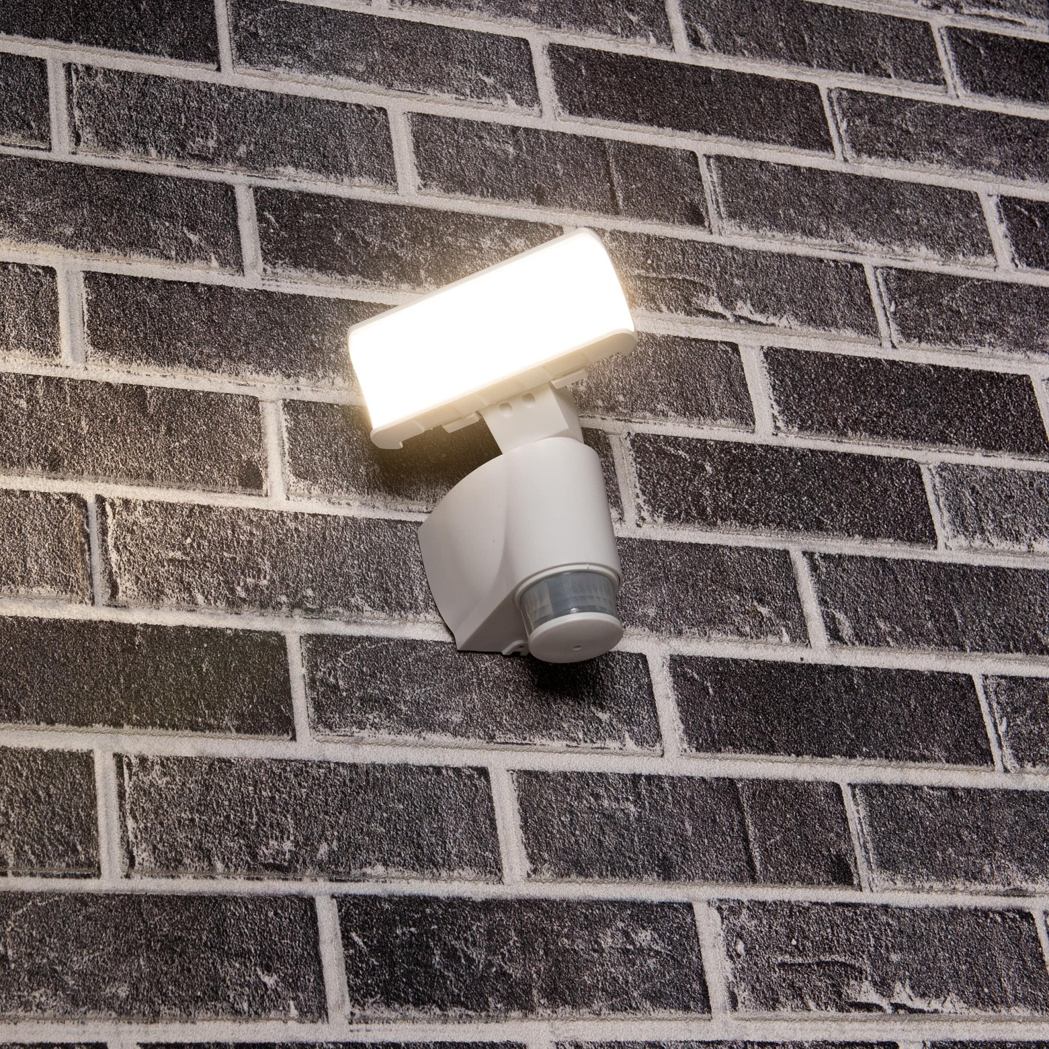 FollowMe LED Buitenlamp met sensor - Detecteert & volgt beweging - Wit - LED.nl