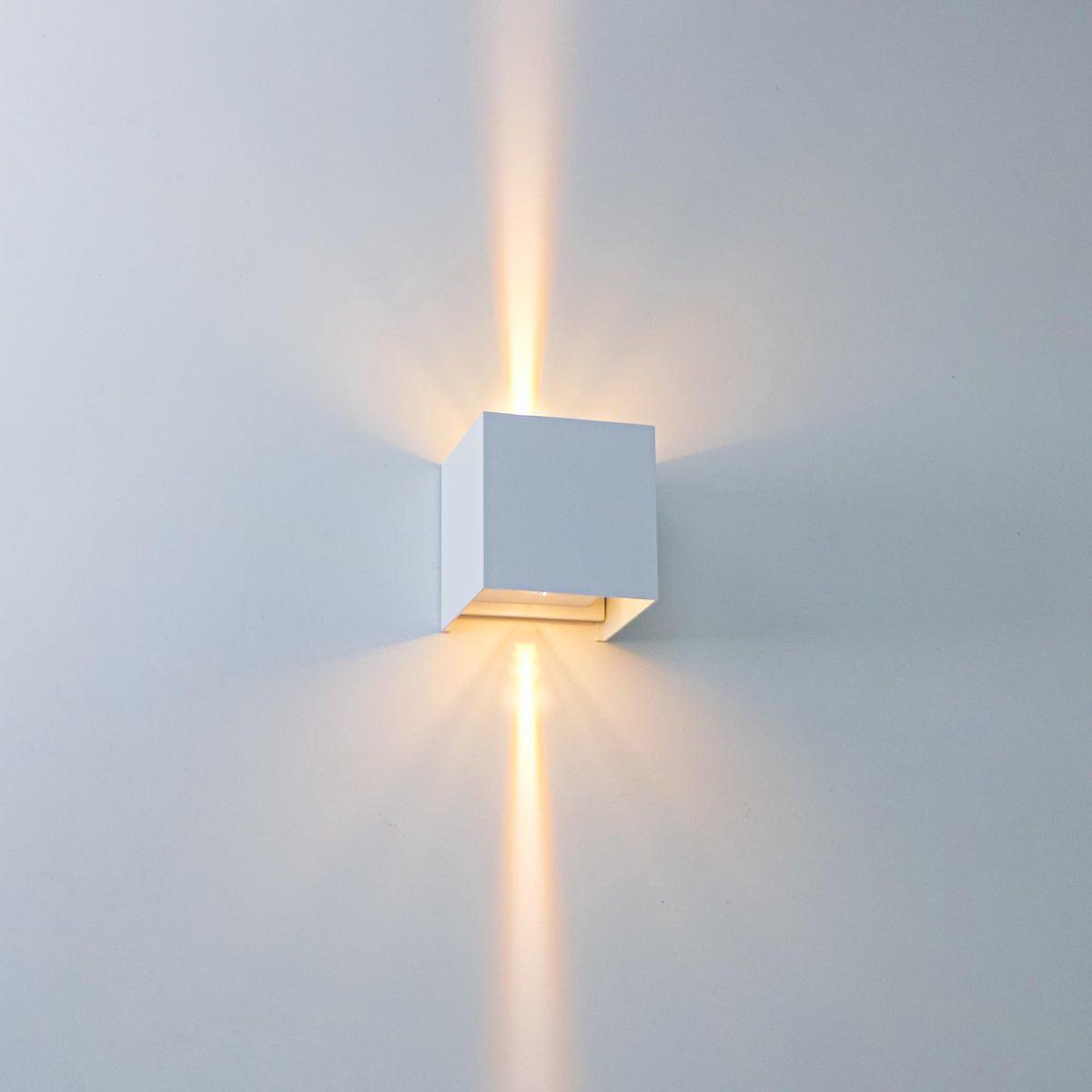 Kubus LED Wandlamp buiten - 2 lichts - IP65 Waterdicht - Warm wit licht - Wit - LED.nl