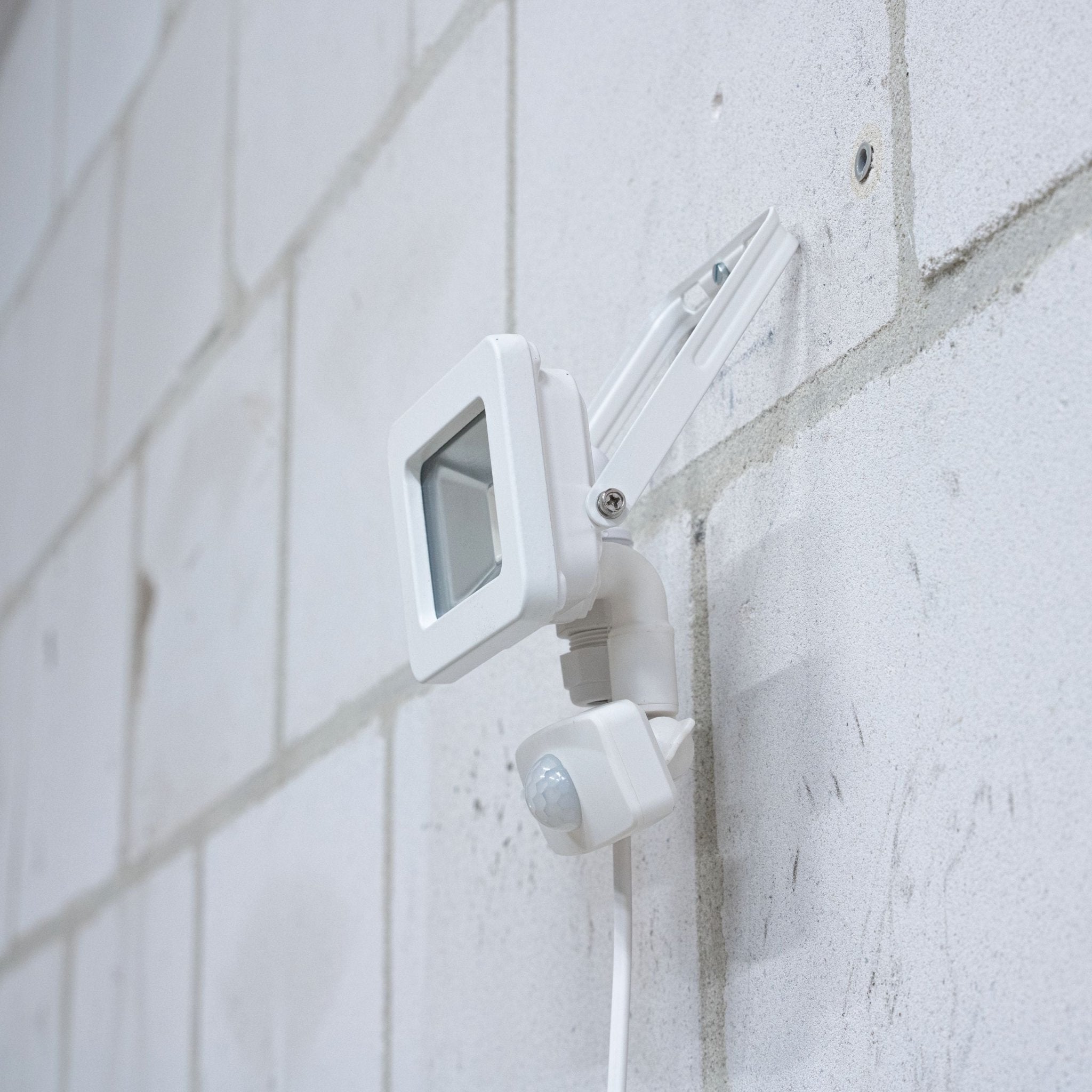 LED Schijnwerper met bewegingssensor 10W - IP44 - binnen en buiten - 1100 lm - Wit - LED.nl