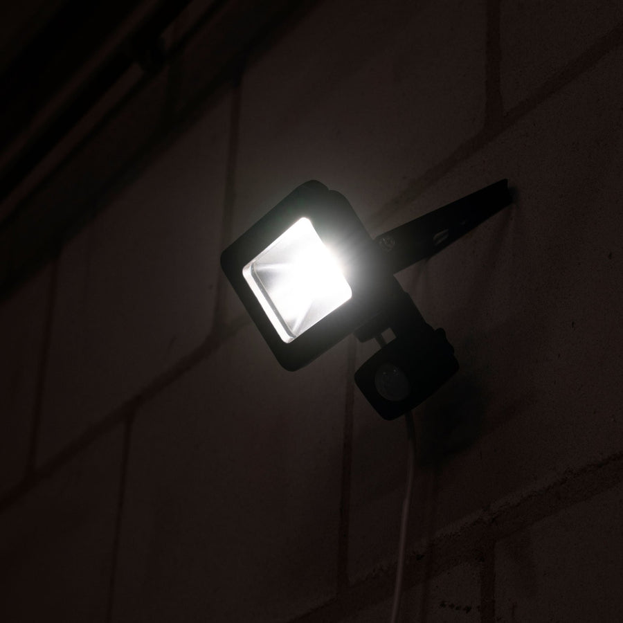 LED's Light Floodlight 1100 - With light and motion sensor - Indoor &amp; Outdoor - 10W - Black - LED.nl