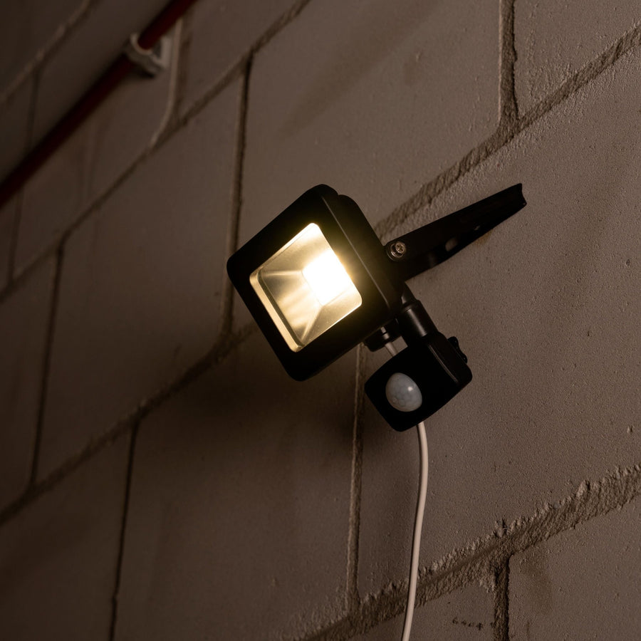 LED's Light Floodlight 1100 - With light and motion sensor - Indoor &amp; Outdoor - 10W - Black - LED.nl
