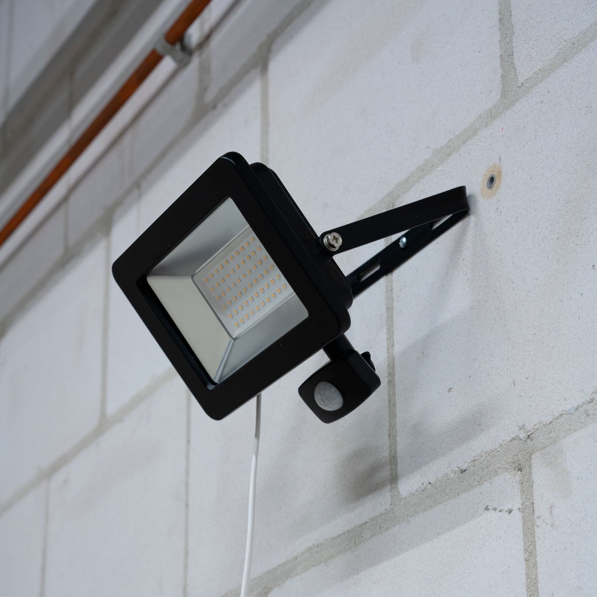 LED Schijnwerper met bewegingssensor 50W - IP44 - binnen en buiten - 5500 lm - Zwart - LED.nl