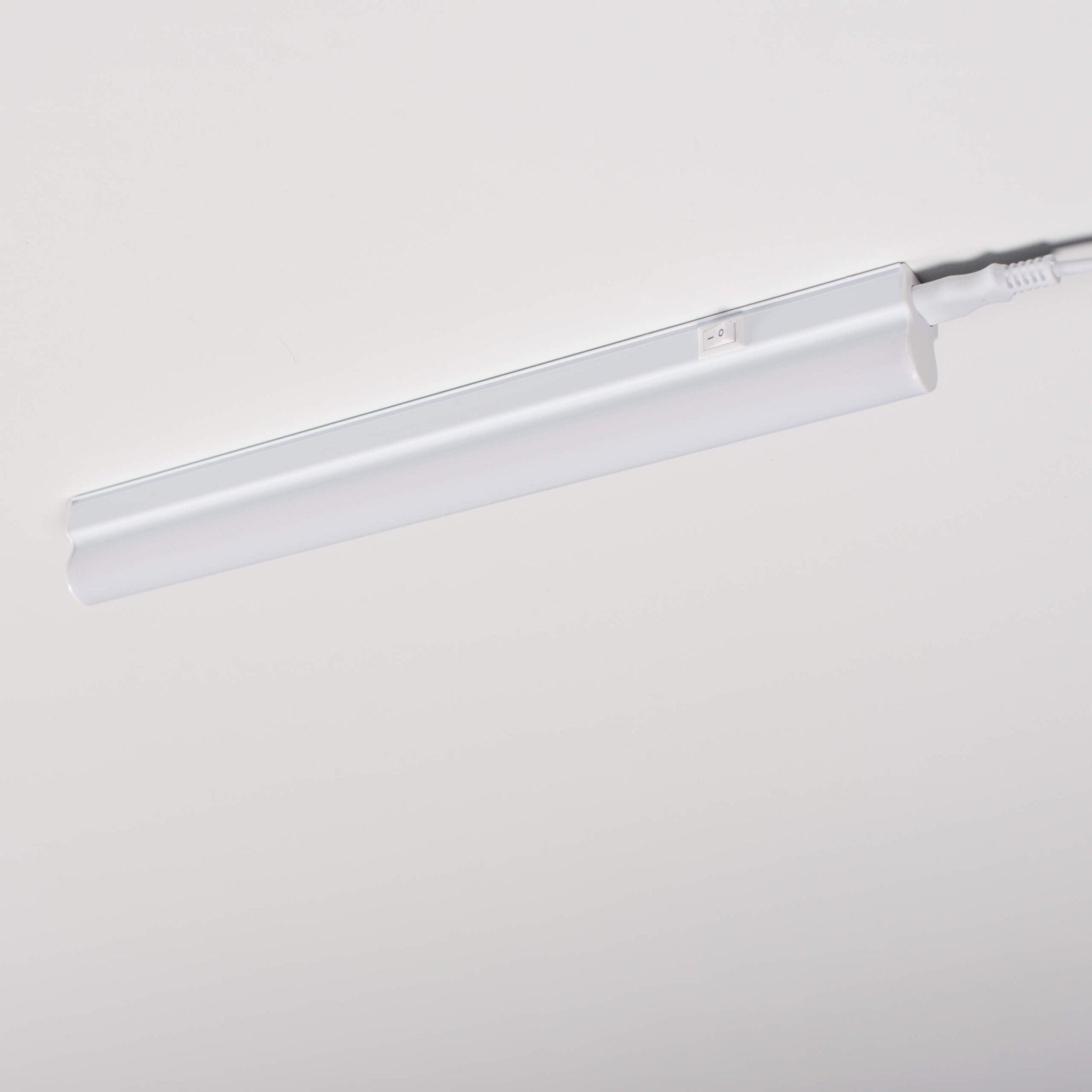 LED TL Lamp met stekker 30 cm voor keukens en kasten - Koppelbaar - LED.nl