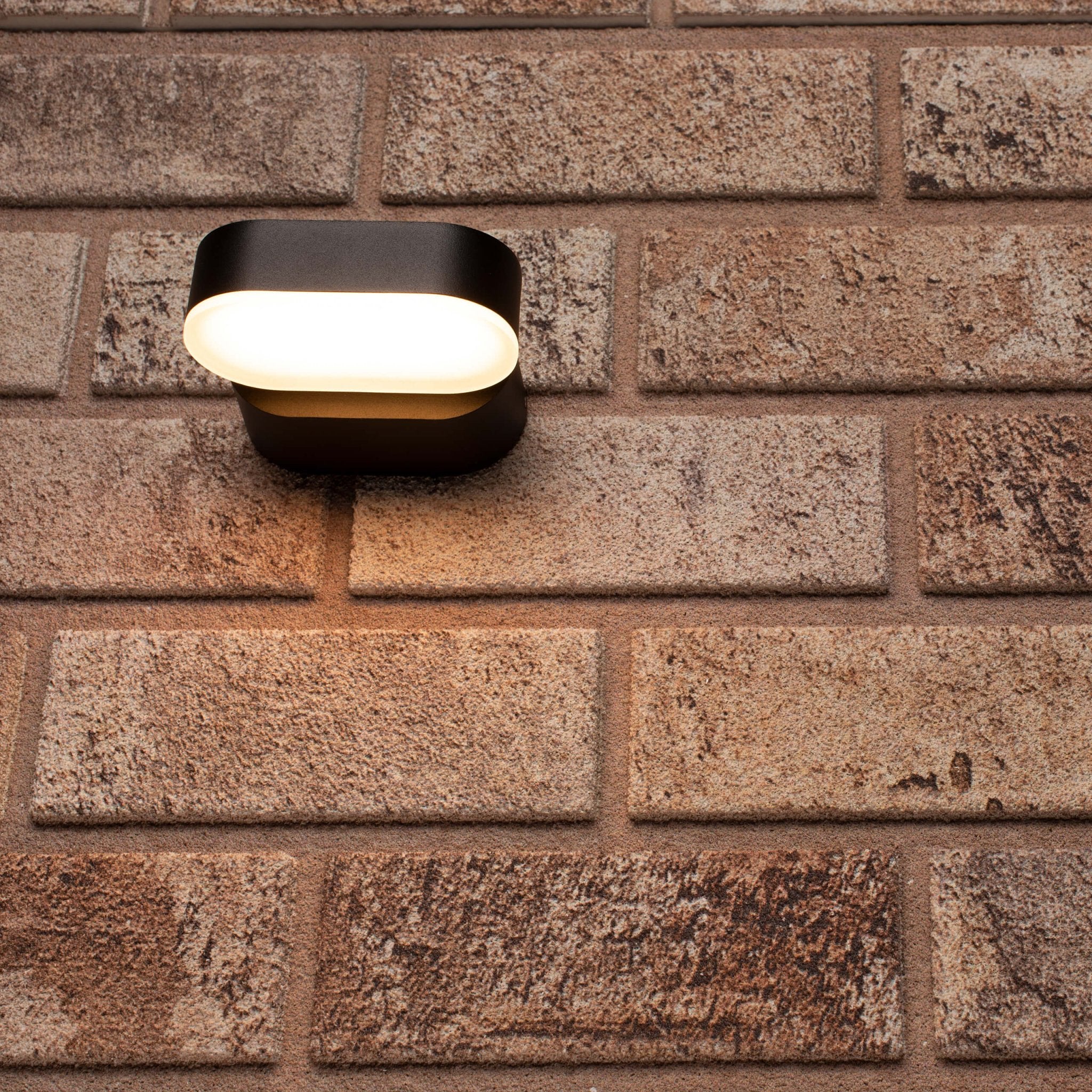 LED Wandspot Enkel - Draaibaar - Warm wit licht - IP44 - Rieti - Zwart - LED.nl