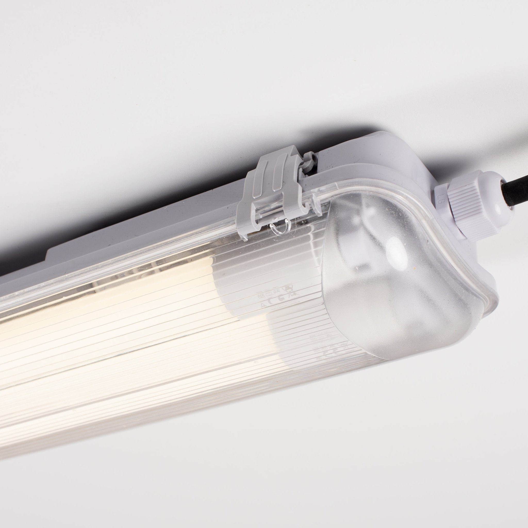 LongLife LED TL Dubbel armatuur met 2 LED Buizen - Binnen & Buiten - IP65 - 120 cm - LED.nl