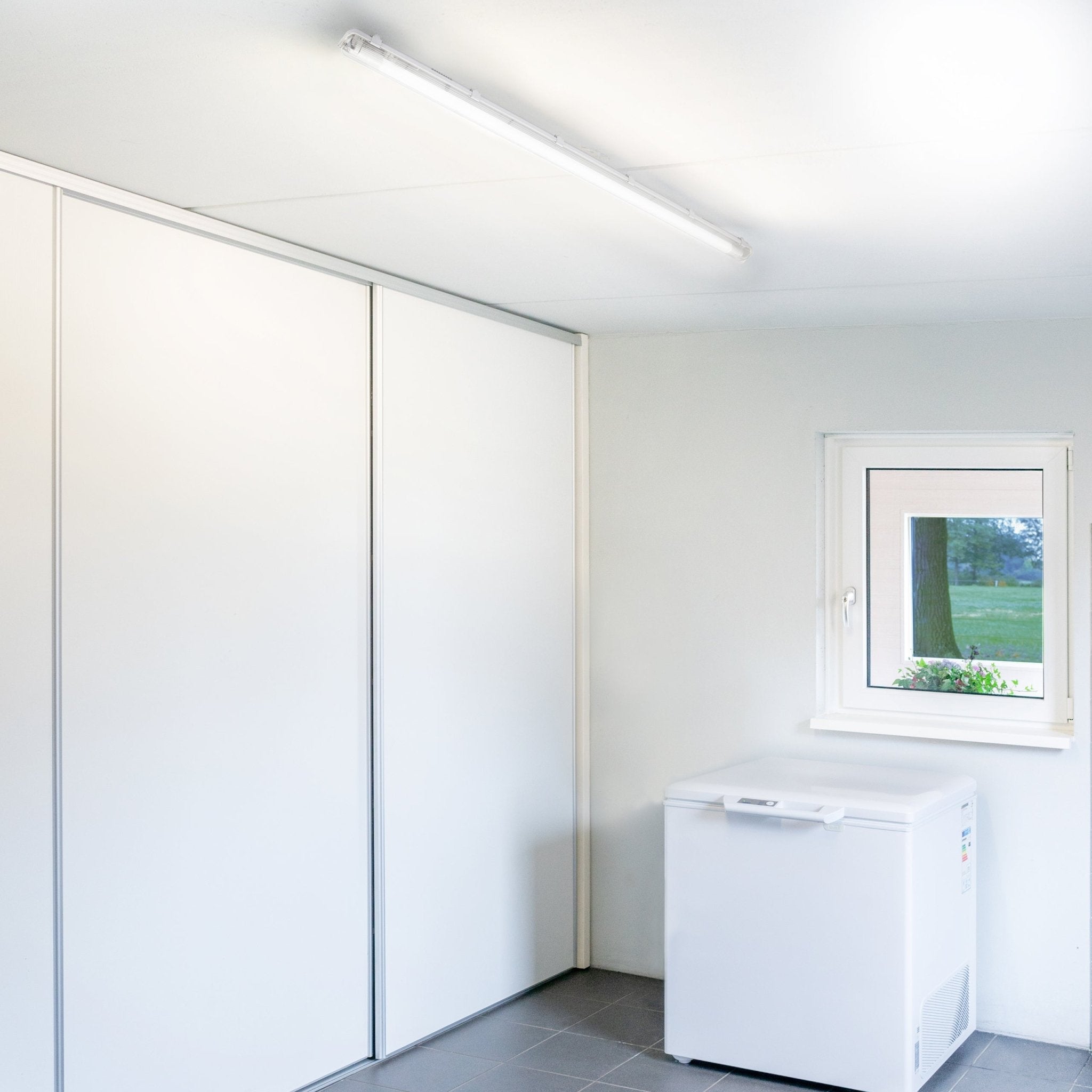 LongLife LED TL Enkel armatuur inclusief LED Buis - Binnen & Buiten - IP65 - 120 cm - LED.nl