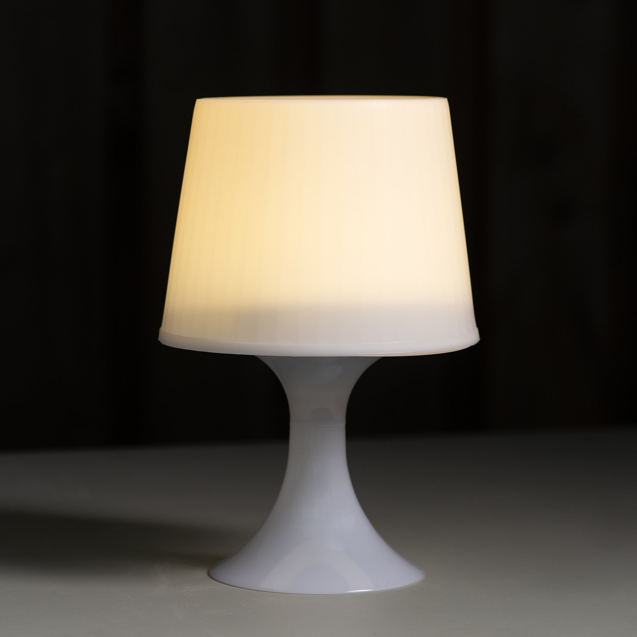 Moderne LED Tafellamp op zonne-energie - Fat White - Draadloos met sensor - 23 cm - LED.nl