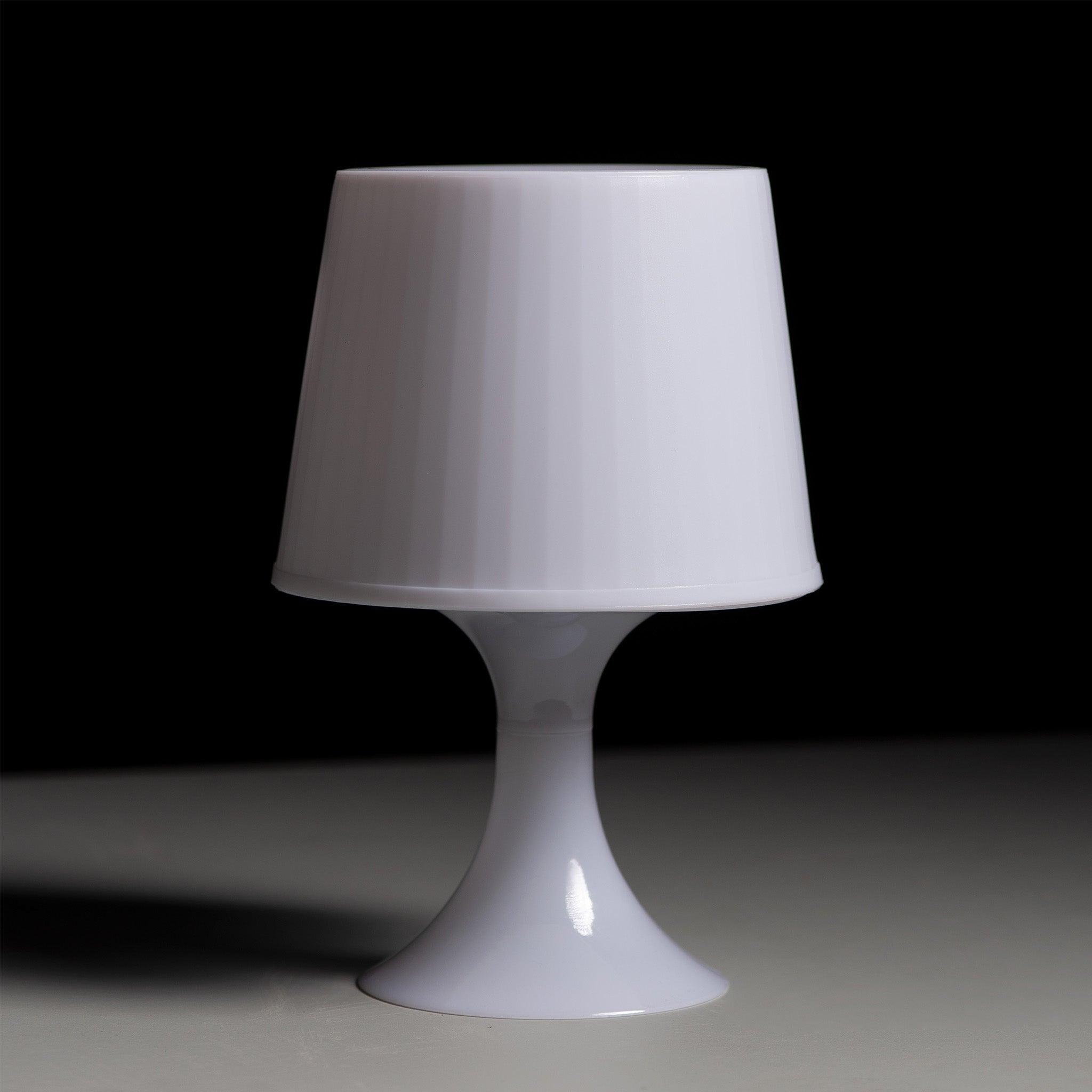 Moderne LED Tafellamp op zonne-energie - Fat White - Draadloos met sensor - 23 cm - LED.nl