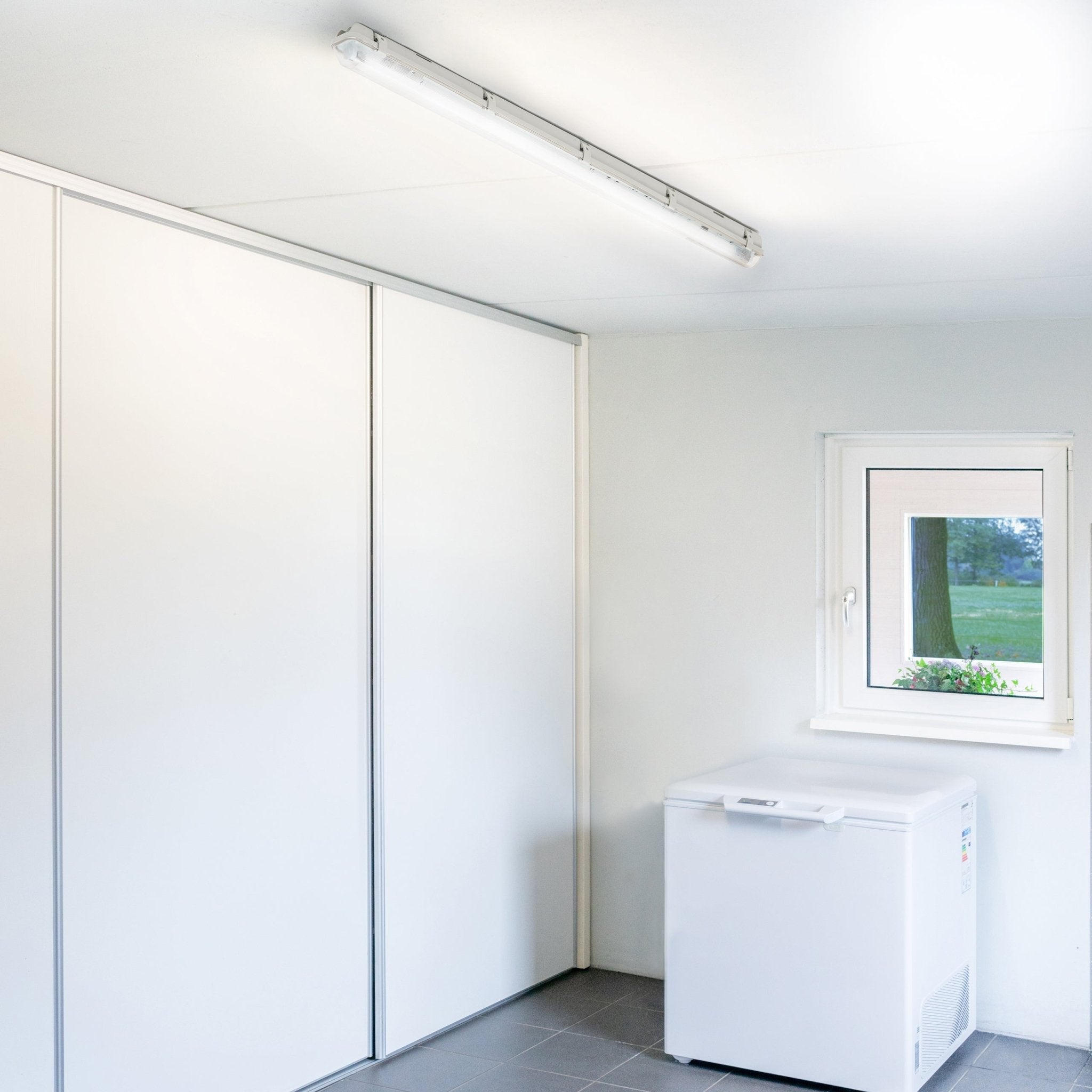 Outdoor LED TL armatuur 120 cm met daglicht- en bewegingssensor – incl. LED TL buis – IP65 waterdicht – 2100 lumen - LED.nl