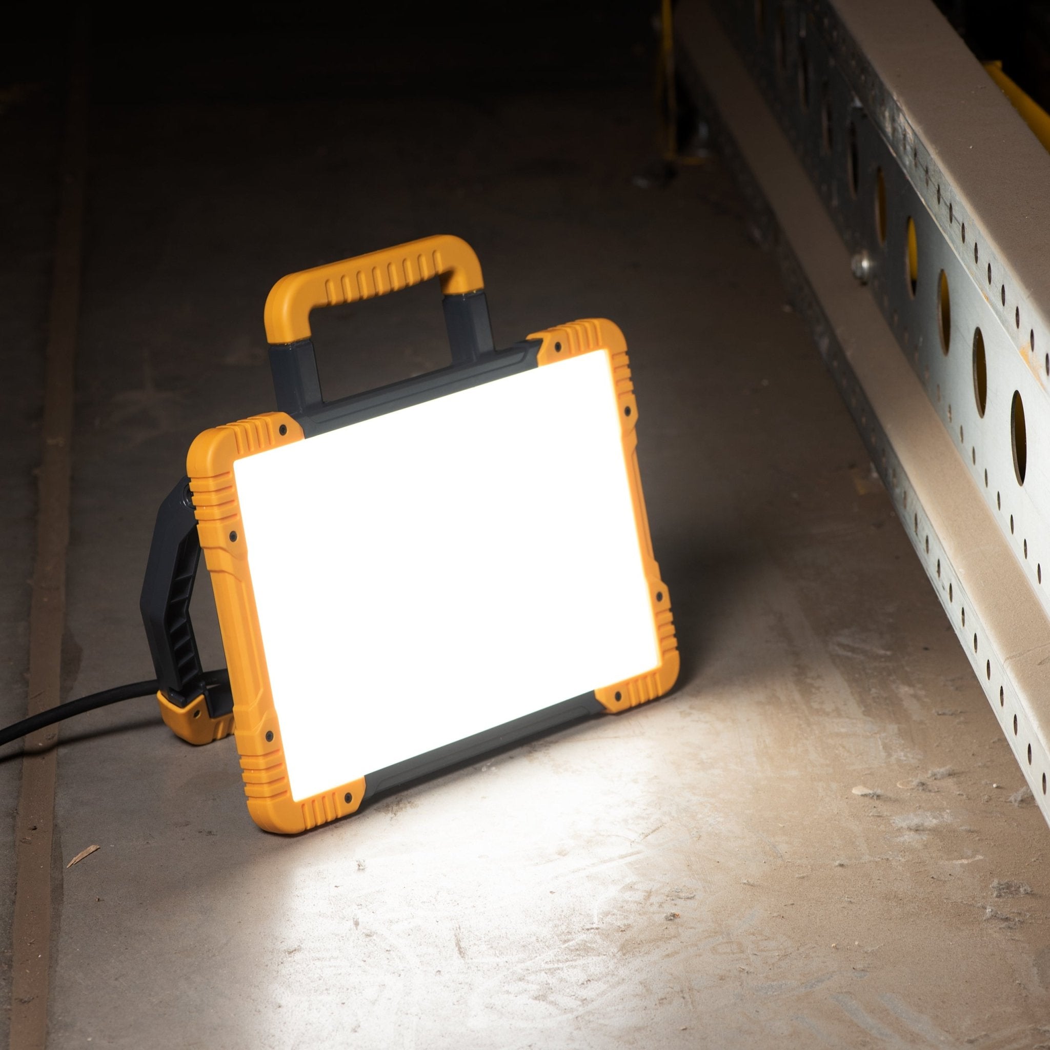 Premium LED bouwlamp 40W – 5 meter snoer – Rough Service Tested – 4300 lumen – IP54 - LED.nl