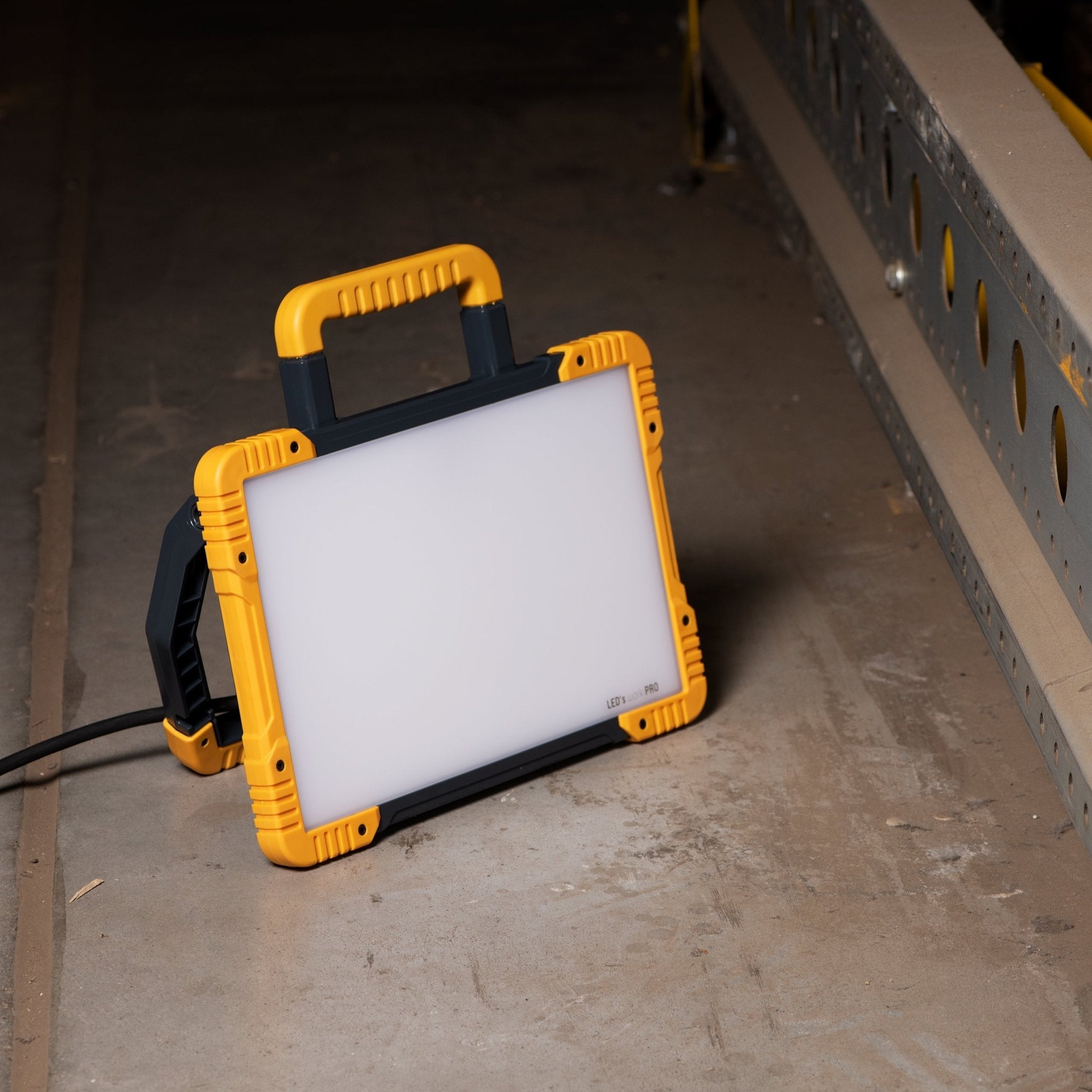 Premium LED bouwlamp 40W – 5 meter snoer – Rough Service Tested – 4300 lumen – IP54 - LED.nl