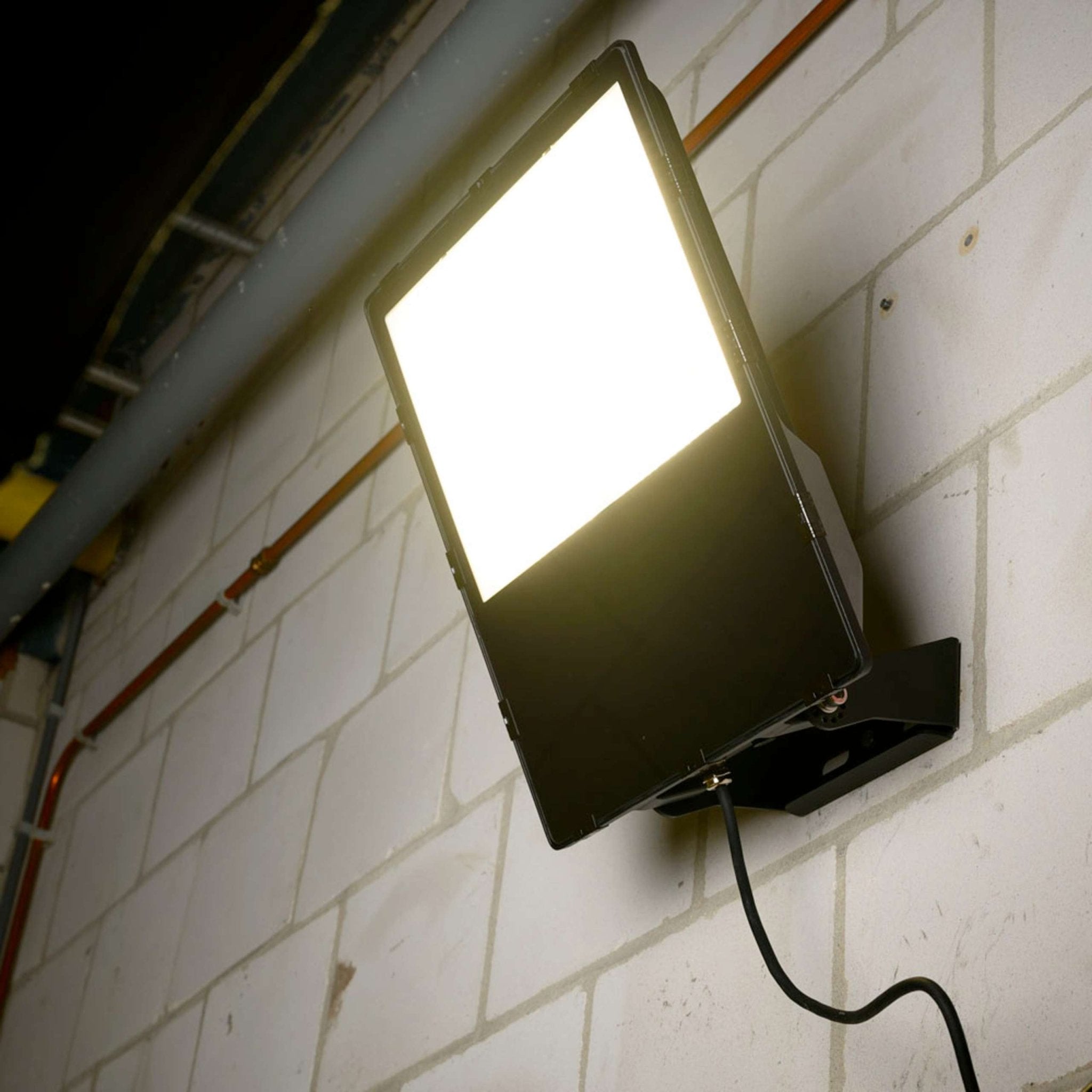 PremiumPro LED Floodlight 300W - Levensduur van 20 jaar - IP66 Waterdicht - 50000 lm - LED.nl