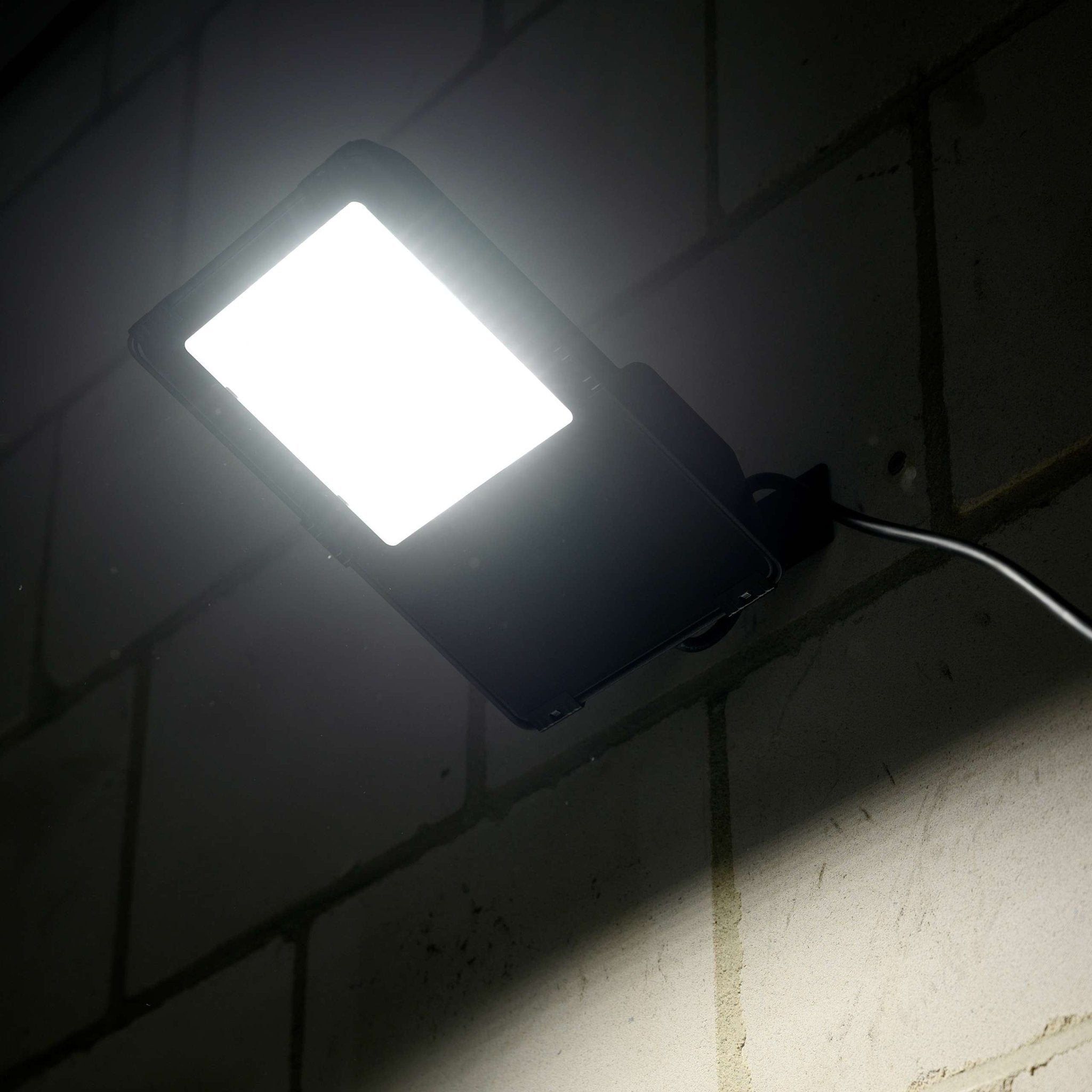 PremiumPro LED Floodlight 30W - Levensduur van 20 jaar - IP66 Waterdicht - 4650 lm - LED.nl