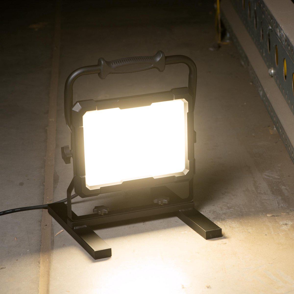 Professionele LED bouwlamp 150W – Rough Service Tested – 5 meter snoer – 13000 lumen – IP65 - LED.nl