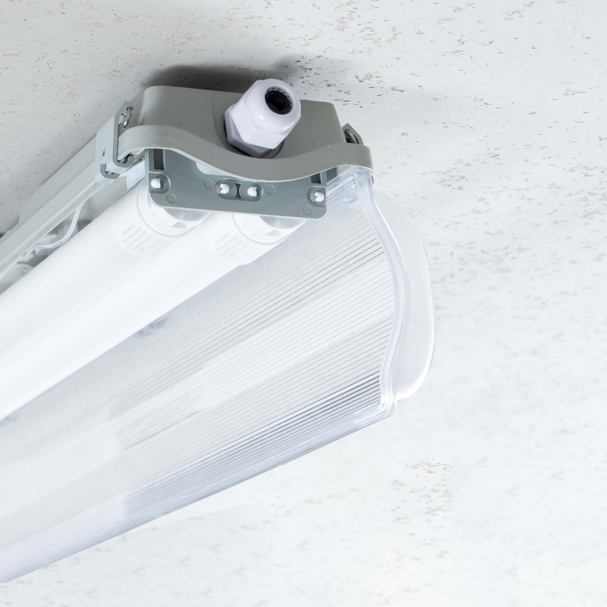 Proventa dubbele LED TL verlichting 60 cm – Incl. 2 LED TL buizen – IP65 waterdicht – 2160 lumen - LED.nl