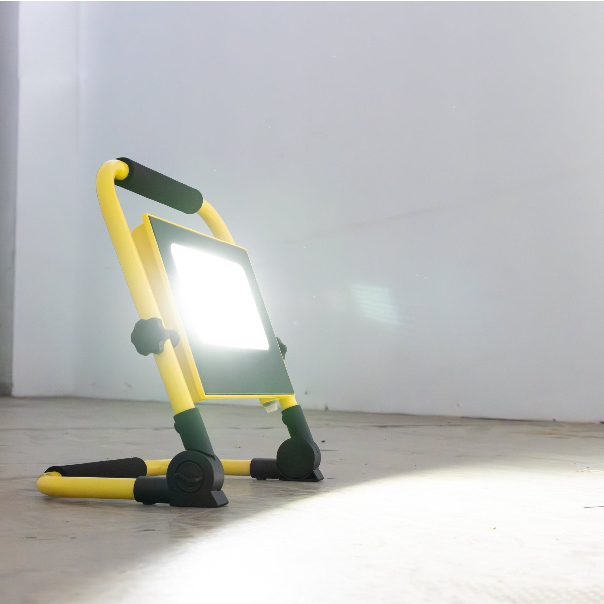 ProWork LED Bouwlamp - Inklapbaar & Draaibaar - Stof- en waterbestendig - 1400 lm - LED.nl