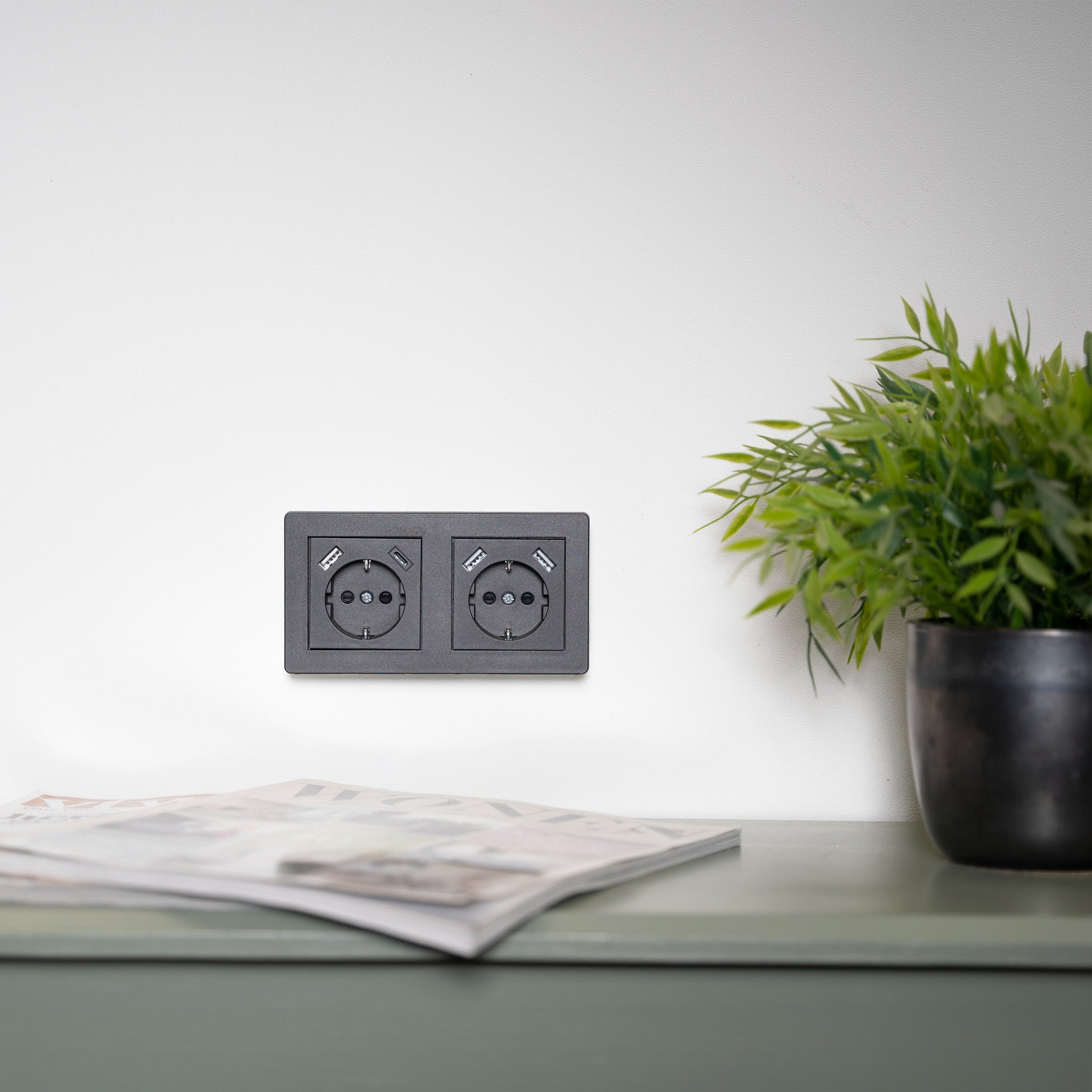 Reflex Inlegplaat voor wandcontactdoos met 2 USB - Zwart - LED.nl
