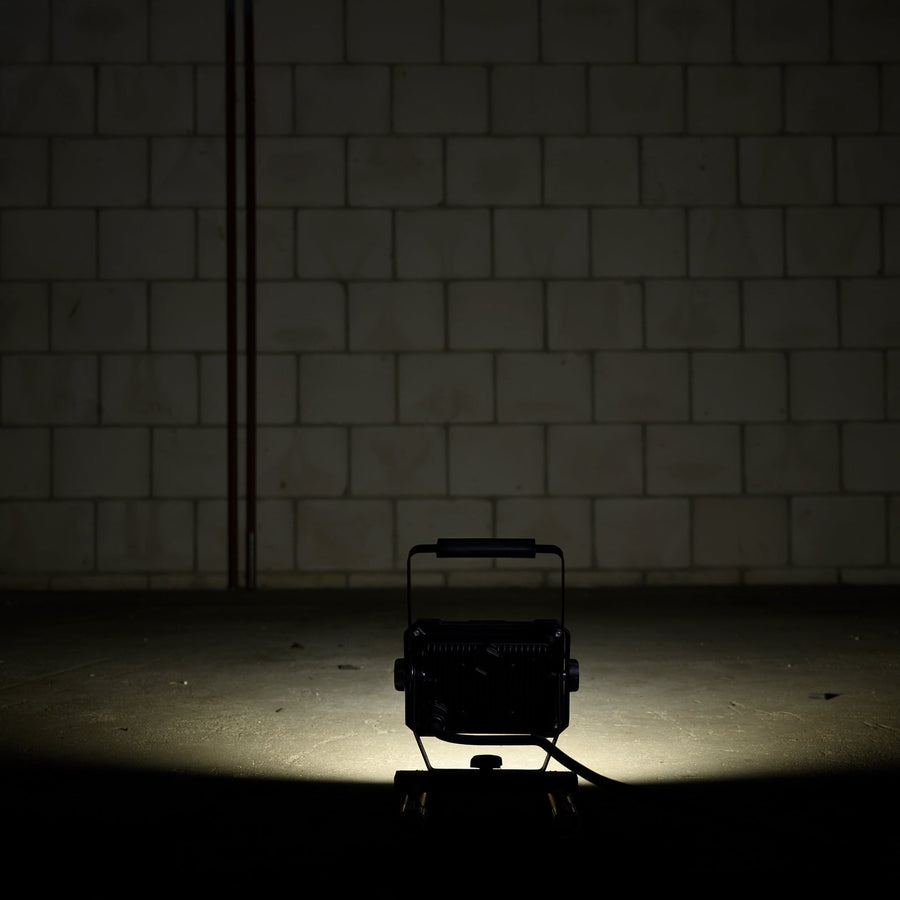 LED's Work Werklamp 2400 - Robuuste behuizing - Extra sterk snoer 150 cm - IP65 waterdicht - 30W Werklampen LED.nl