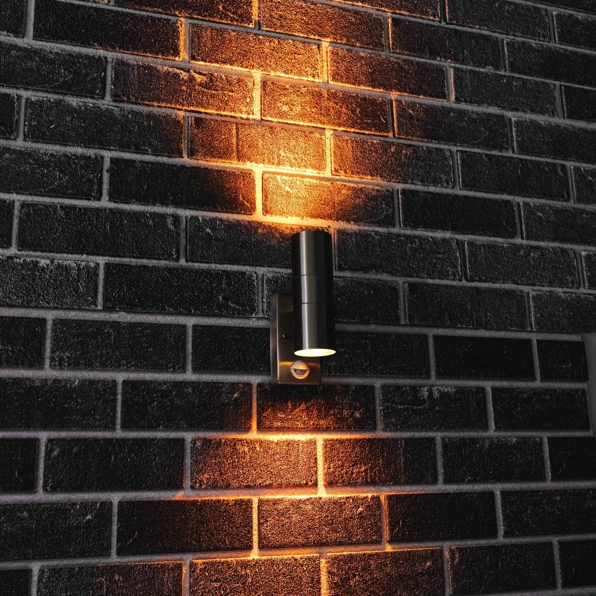 RVS LED Buitenlamp met bewegingssensor - 2 lichts up & down - IP44 - Zilver - LED.nl