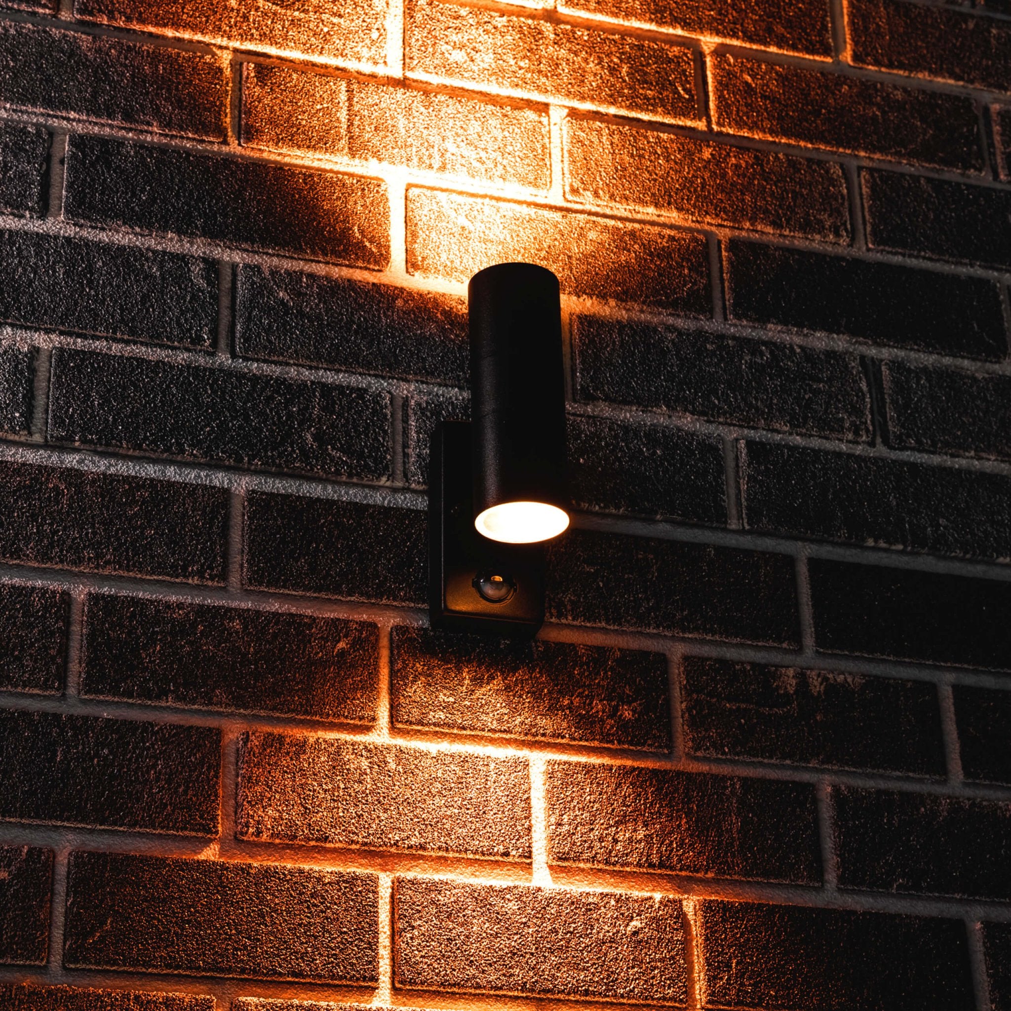 RVS LED Buitenlamp met bewegingssensor - 2 lichts up & down - IP44 - Zwart - LED.nl