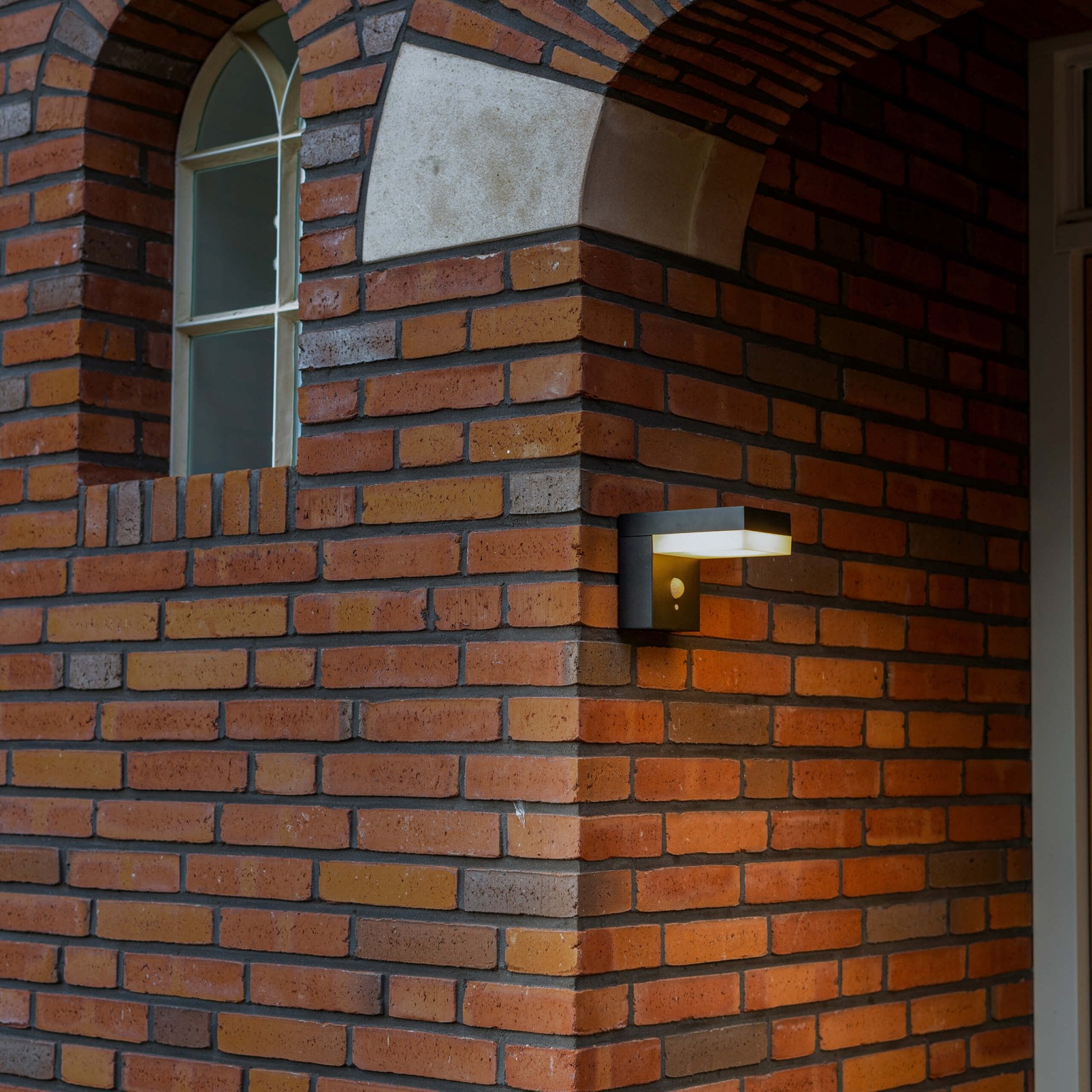 RVS Solar LED Buitenlamp met bewegingssensor - Draadloos - Vierkant - 3 standen - Zwart - LED.nl