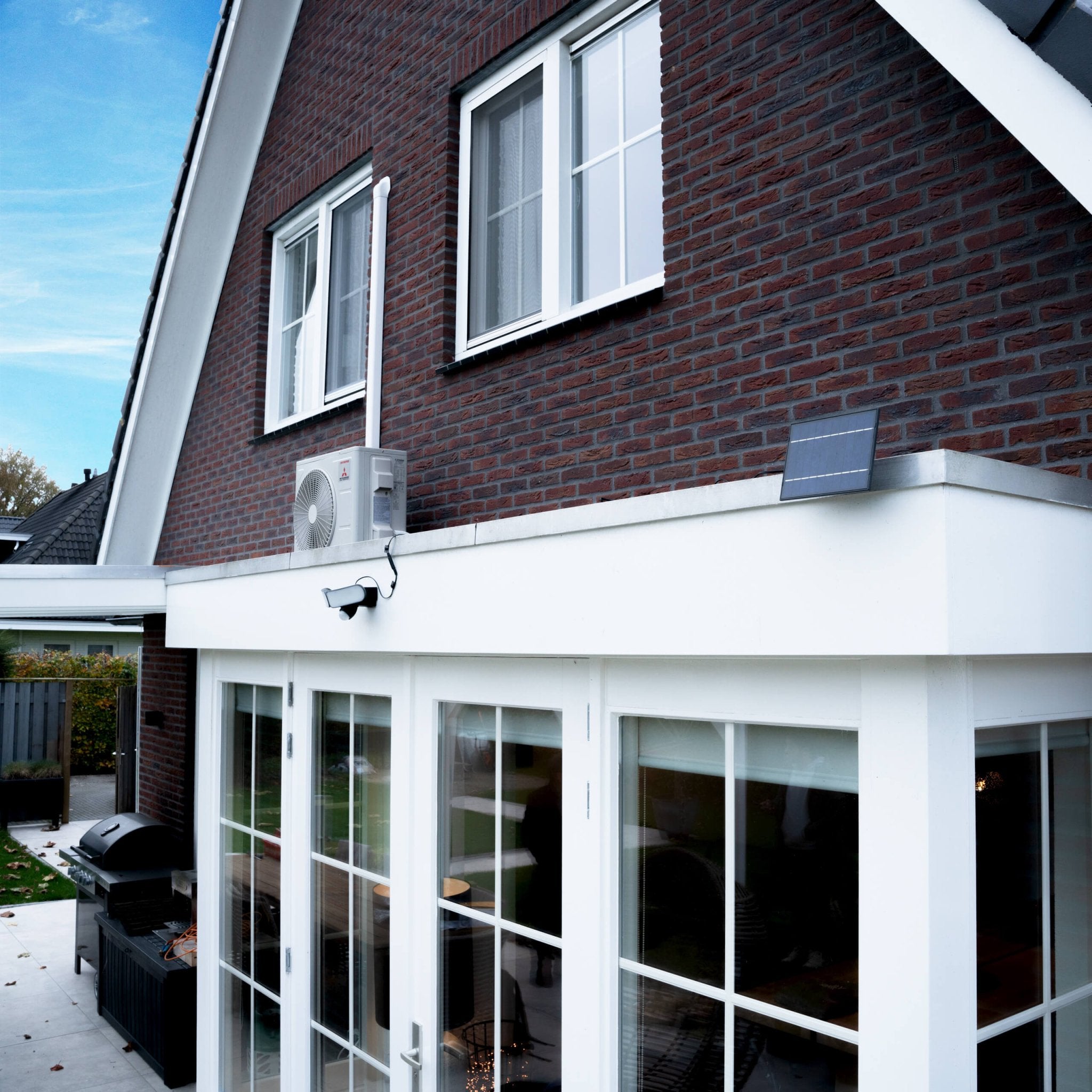 Solar LED Buitenlamp met bewegingssensor - 2 lichts - Auto aan/uit - Afneembaar paneel - Zwart - LED.nl