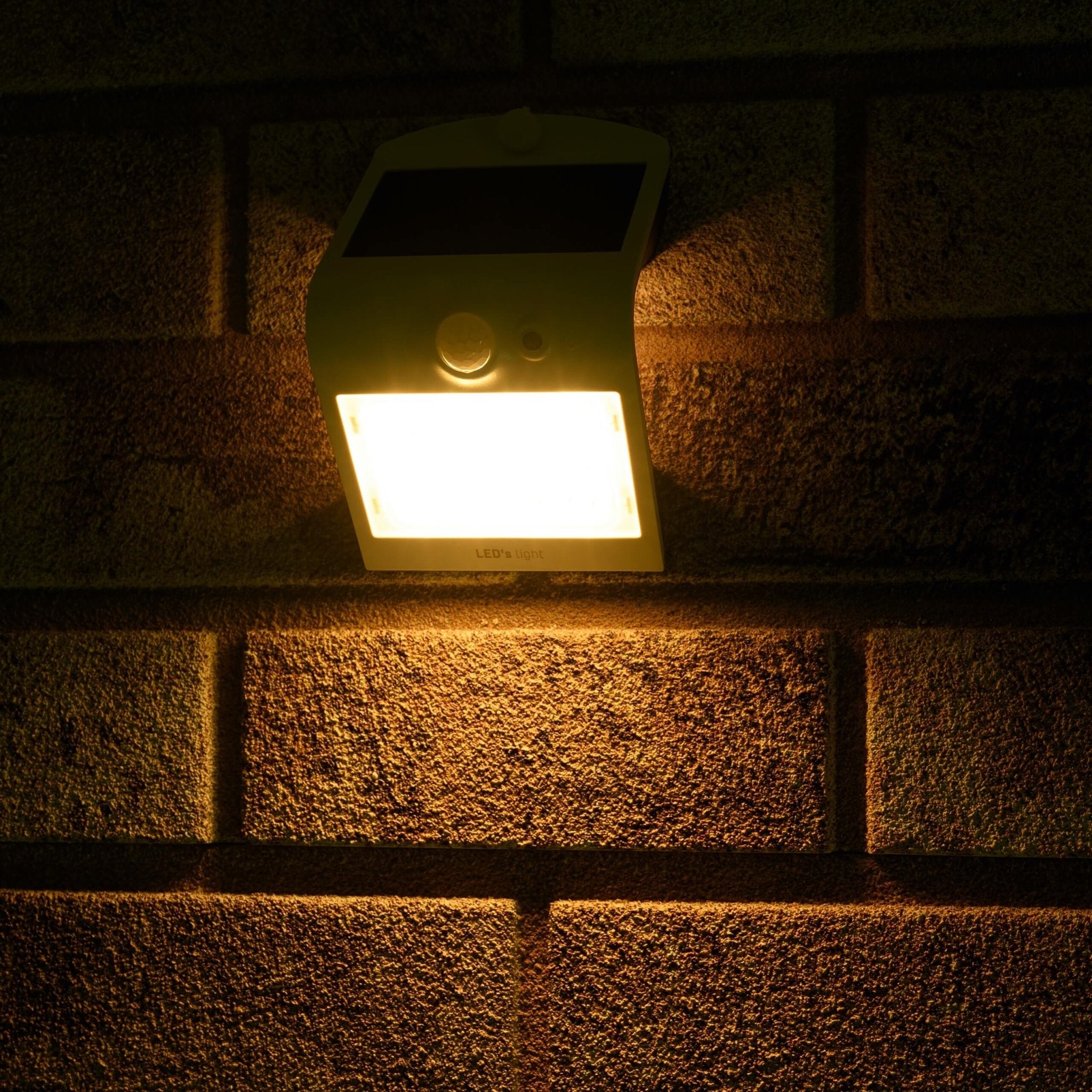 Solar LED buitenlamp met bewegingssensor - 3 standen - Automatisch aan/uit - 220 lm - Wit - LED.nl