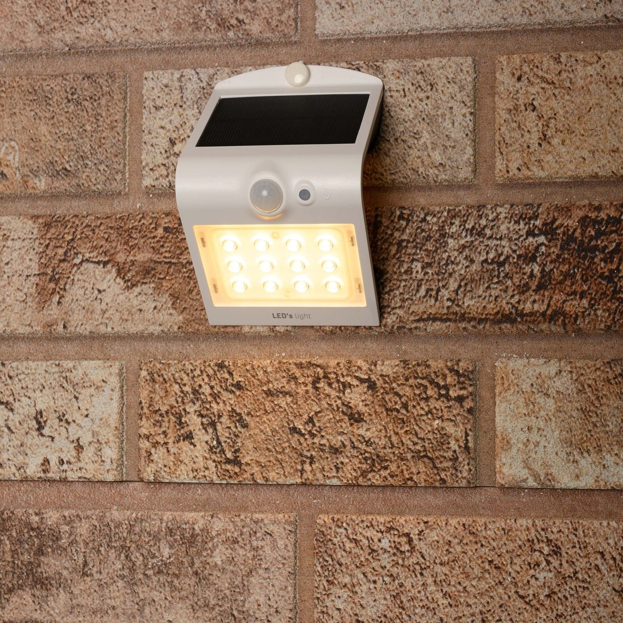 Solar LED buitenlamp met bewegingssensor - 3 standen - Automatisch aan/uit - 220 lm - Wit - LED.nl