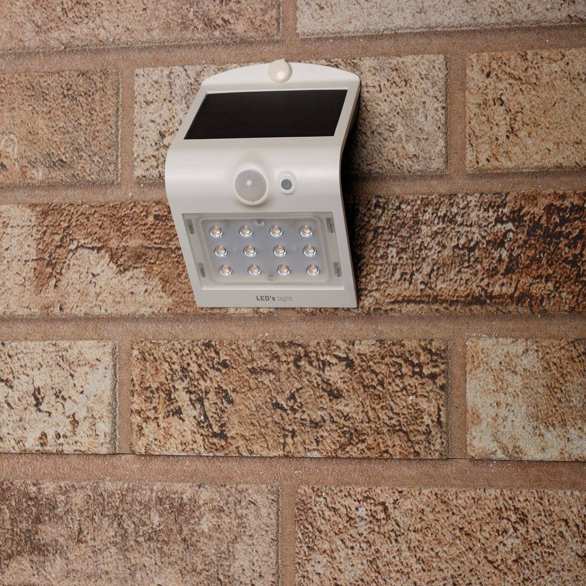 Solar LED buitenlamp met bewegingssensor - 3 standen - Automatisch aan/uit - 220 lm - Wit - LED.nl