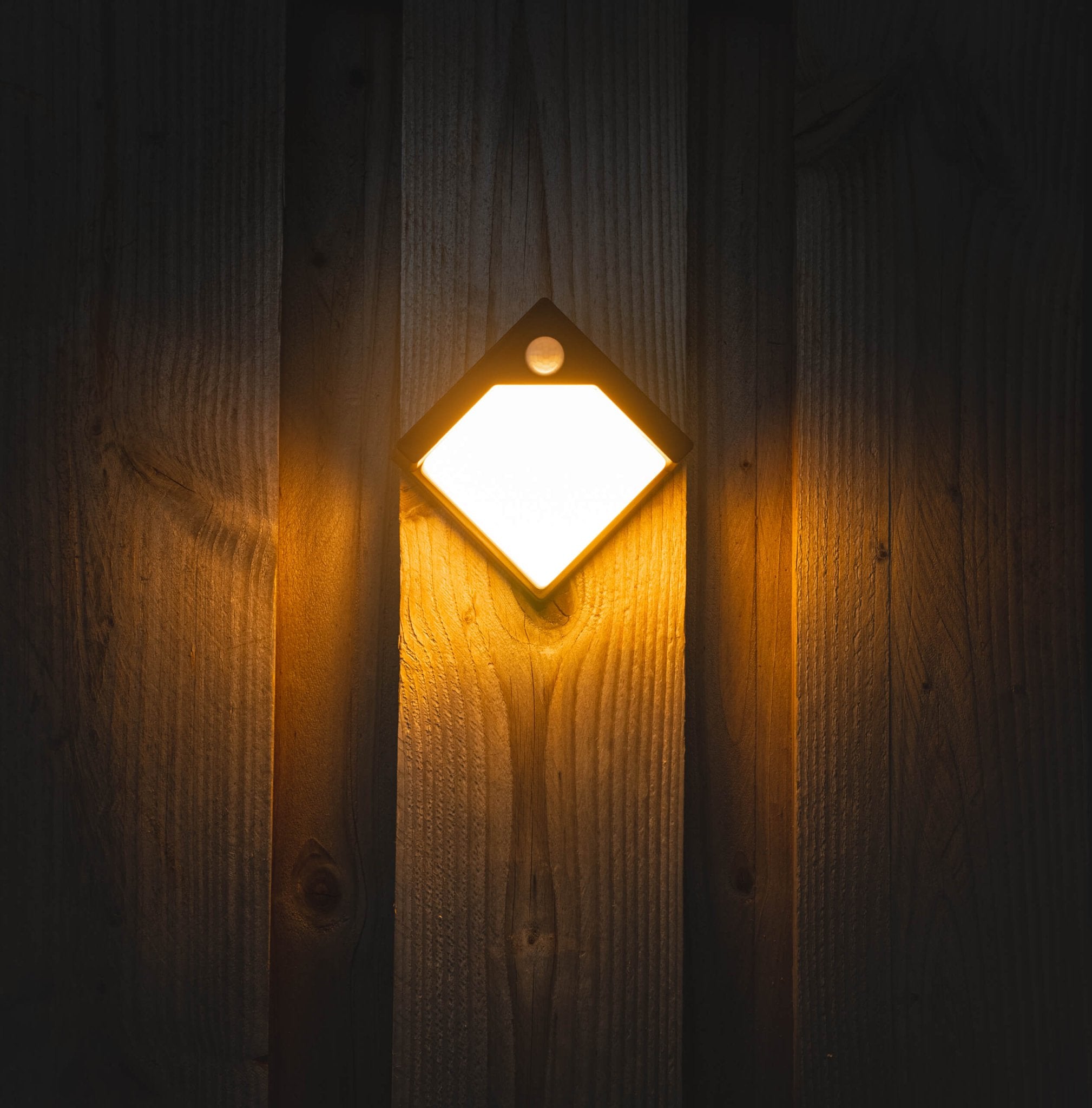 Solar LED buitenlamp met bewegingssensor - Draadloos op zonne-energie - Zwart - LED.nl