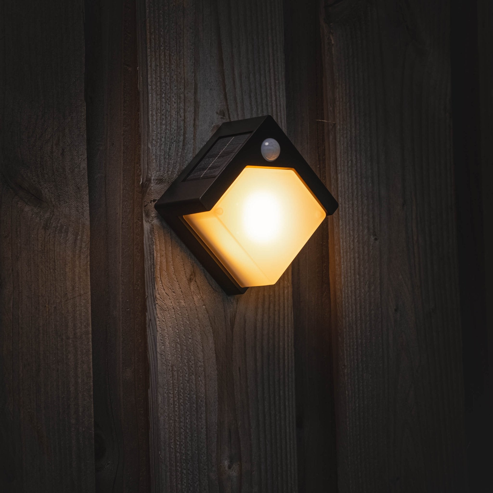 Solar LED buitenlamp met bewegingssensor - Draadloos op zonne-energie - Zwart - LED.nl