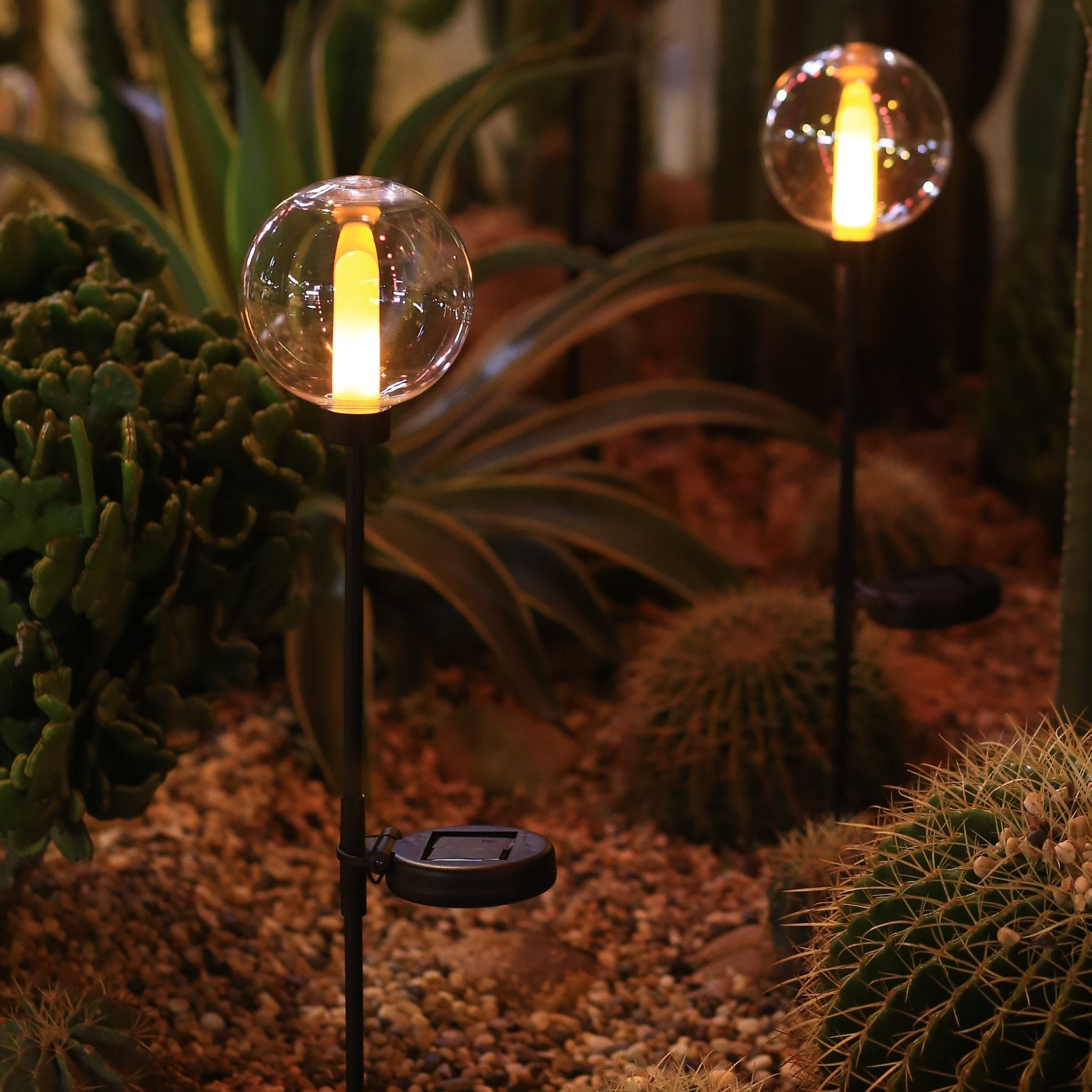 SolarSpike LED prikspot - Plug & Play - Draadloos - Automatisch aan en uit - Zwart - LED.nl