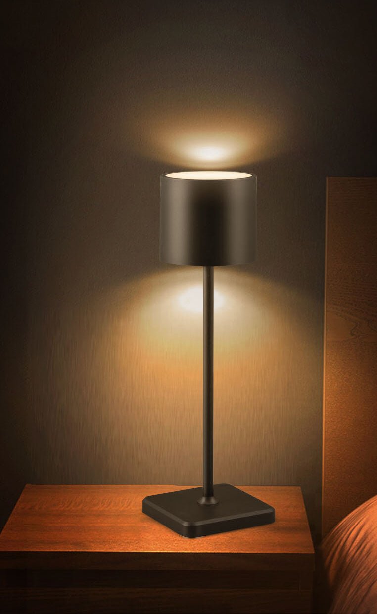 TouchDim oplaadbare LED tafellamp zwart – Dimbaar met touch-bediening – Voor binnen en buiten – 3 tinten licht instelbaar - LED.nl