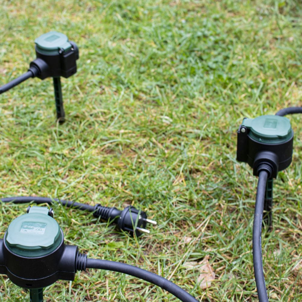 Verlengsnoer 10 meter met stekkerdoos voor buiten - 3 stopcontacten - IP44 - LED.nl