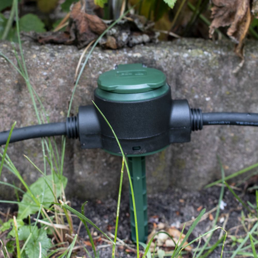 Verlengsnoer 10 meter met stekkerdoos voor buiten - 3 stopcontacten - IP44 - LED.nl